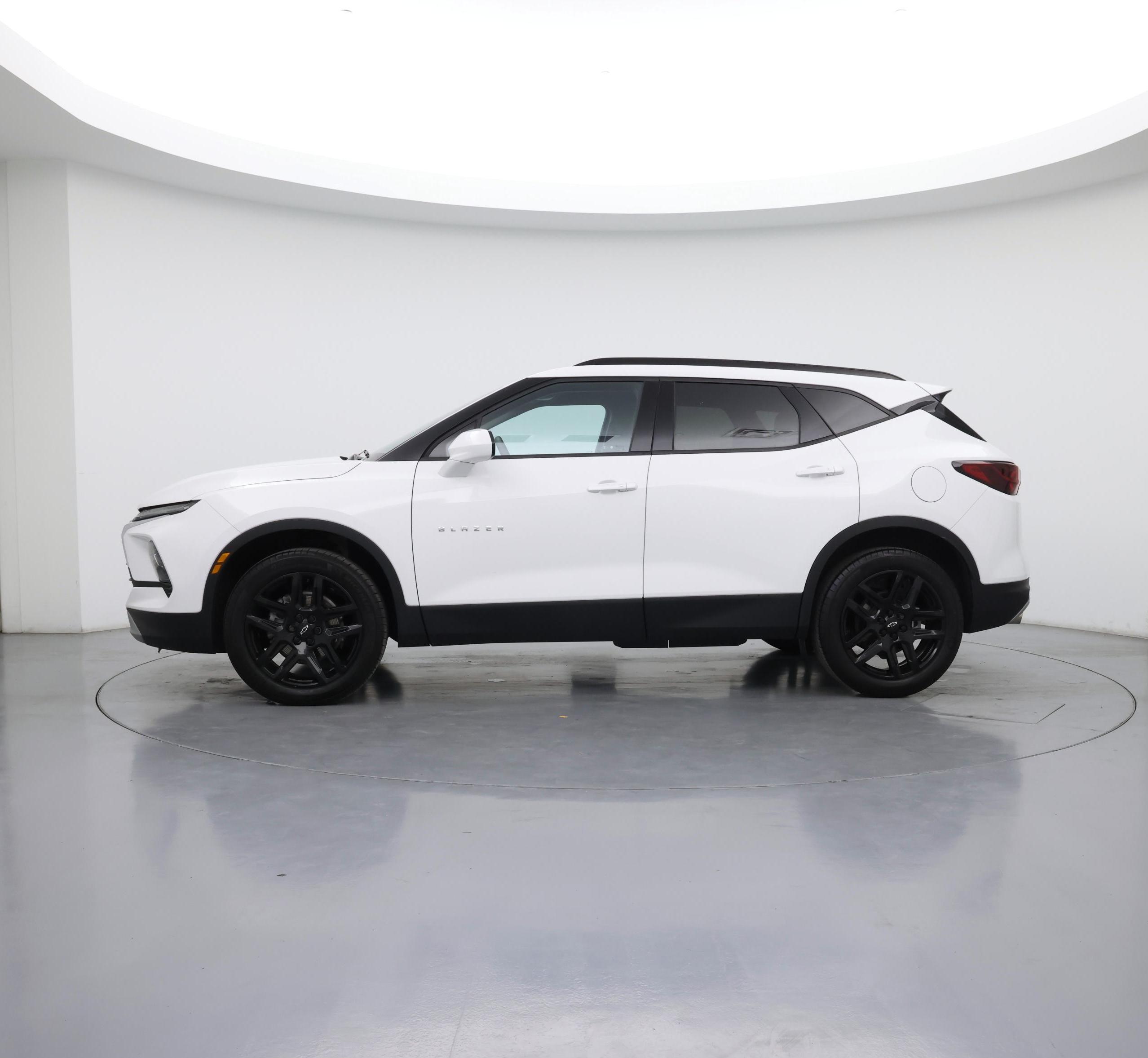 Thumbnail: 2023 Chevrolet Blazer - 3