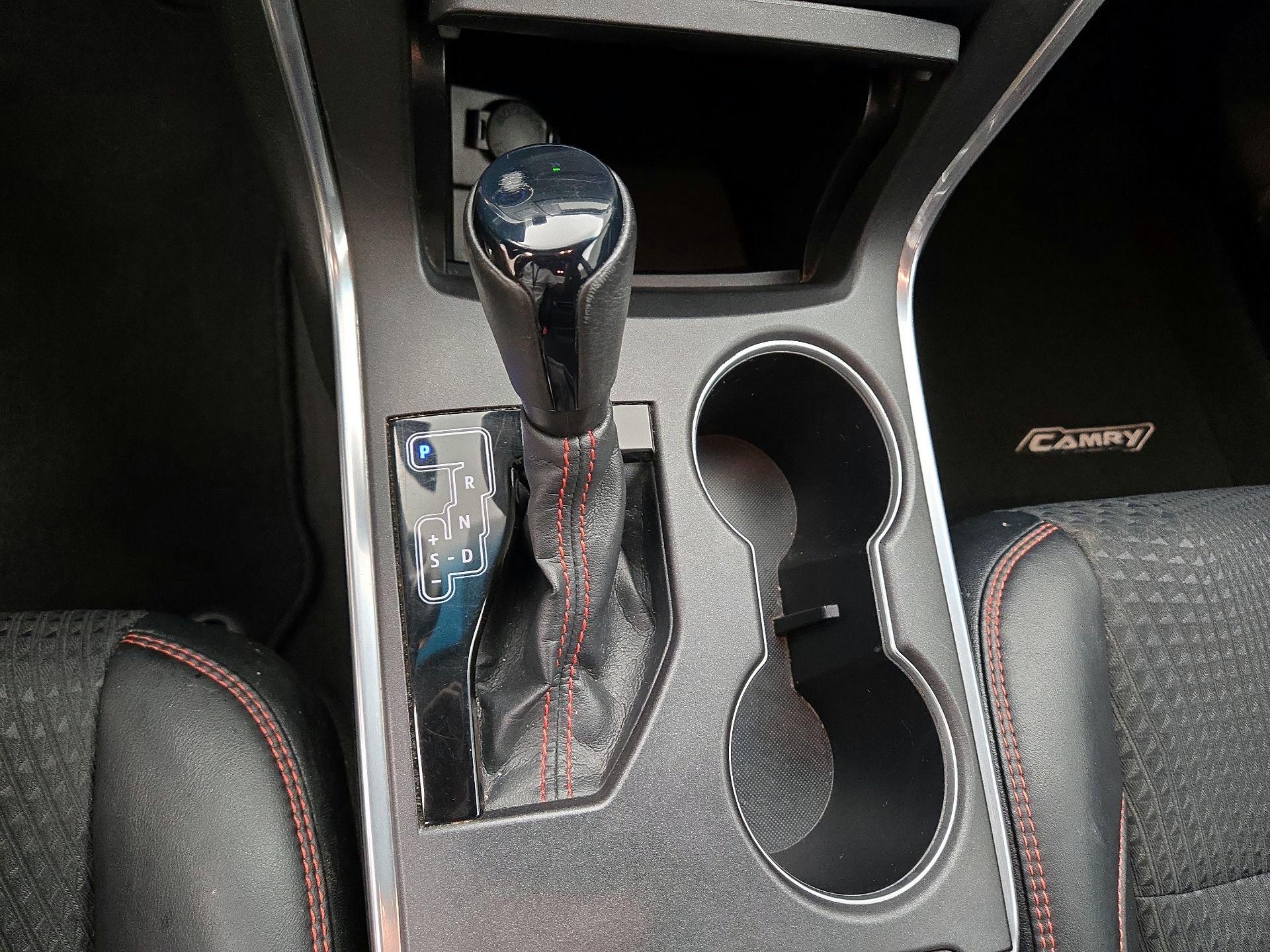 Thumbnail: 2015 Toyota Camry - 17