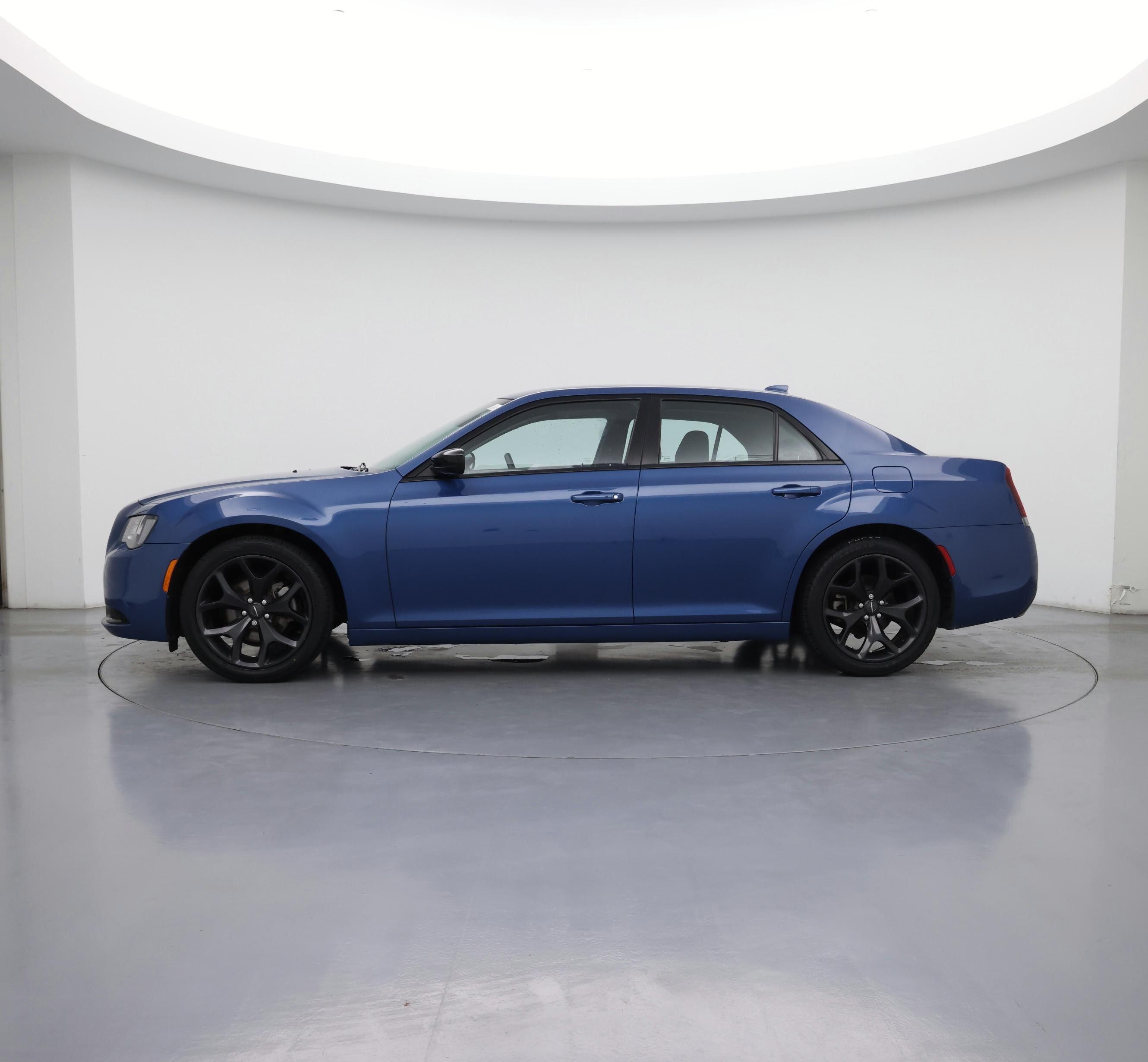 Thumbnail: 2021 Chrysler 300 - 3