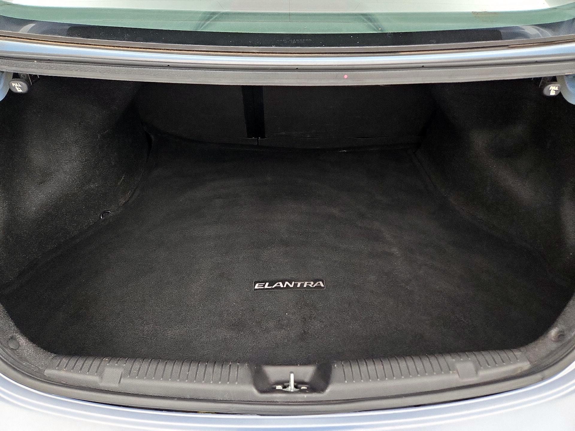 Thumbnail: 2013 Hyundai Elantra - 19