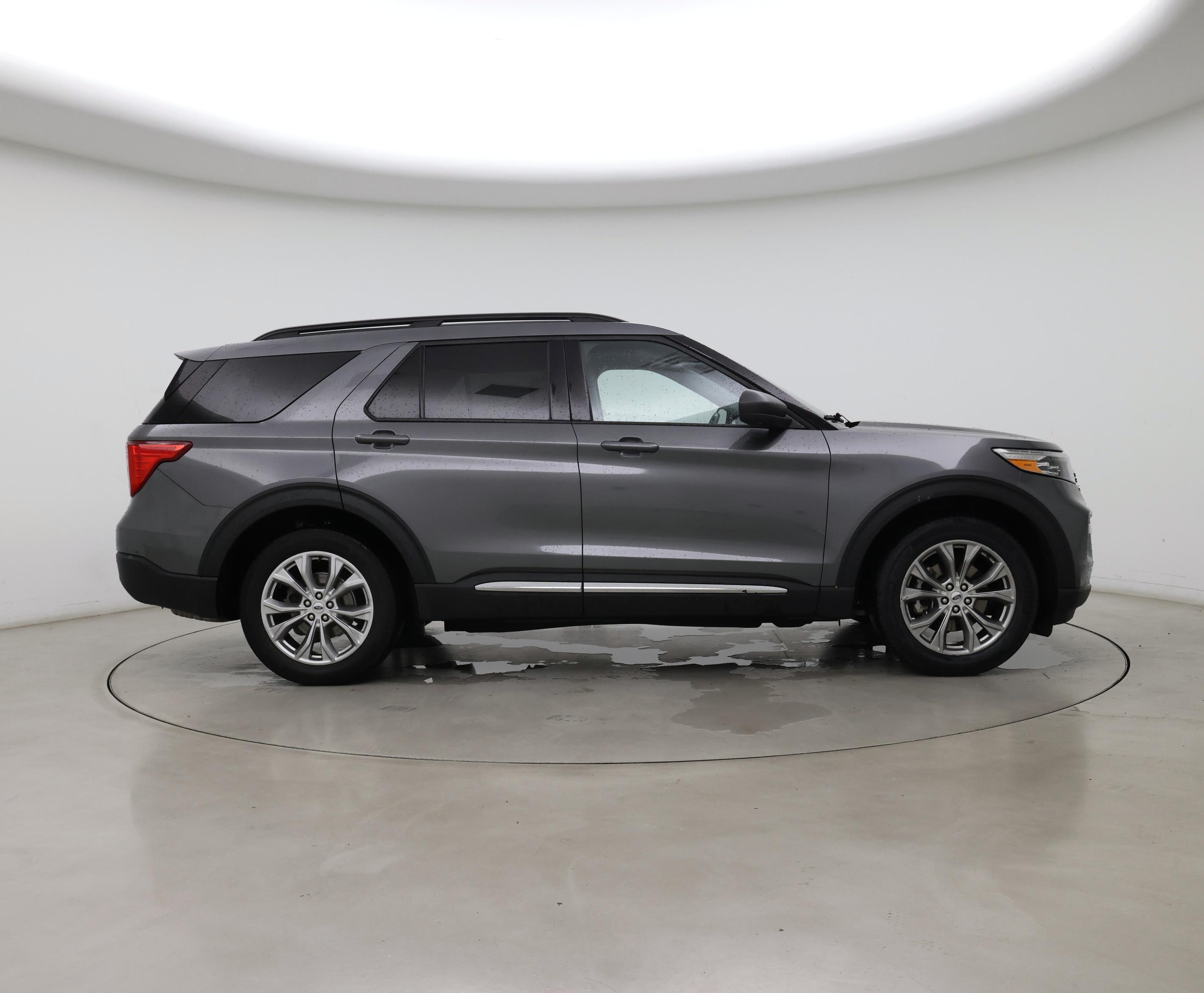 Thumbnail: 2021 Ford Explorer - 7