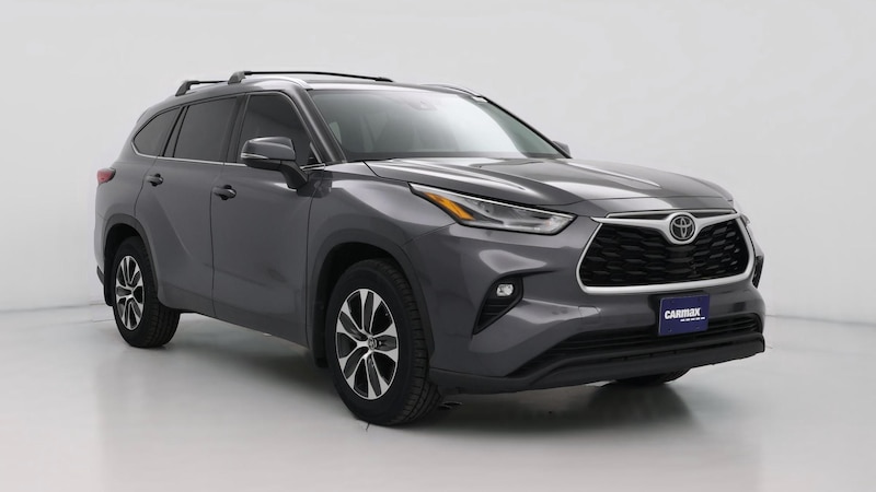 2021 Toyota Highlander XLE Hero Image