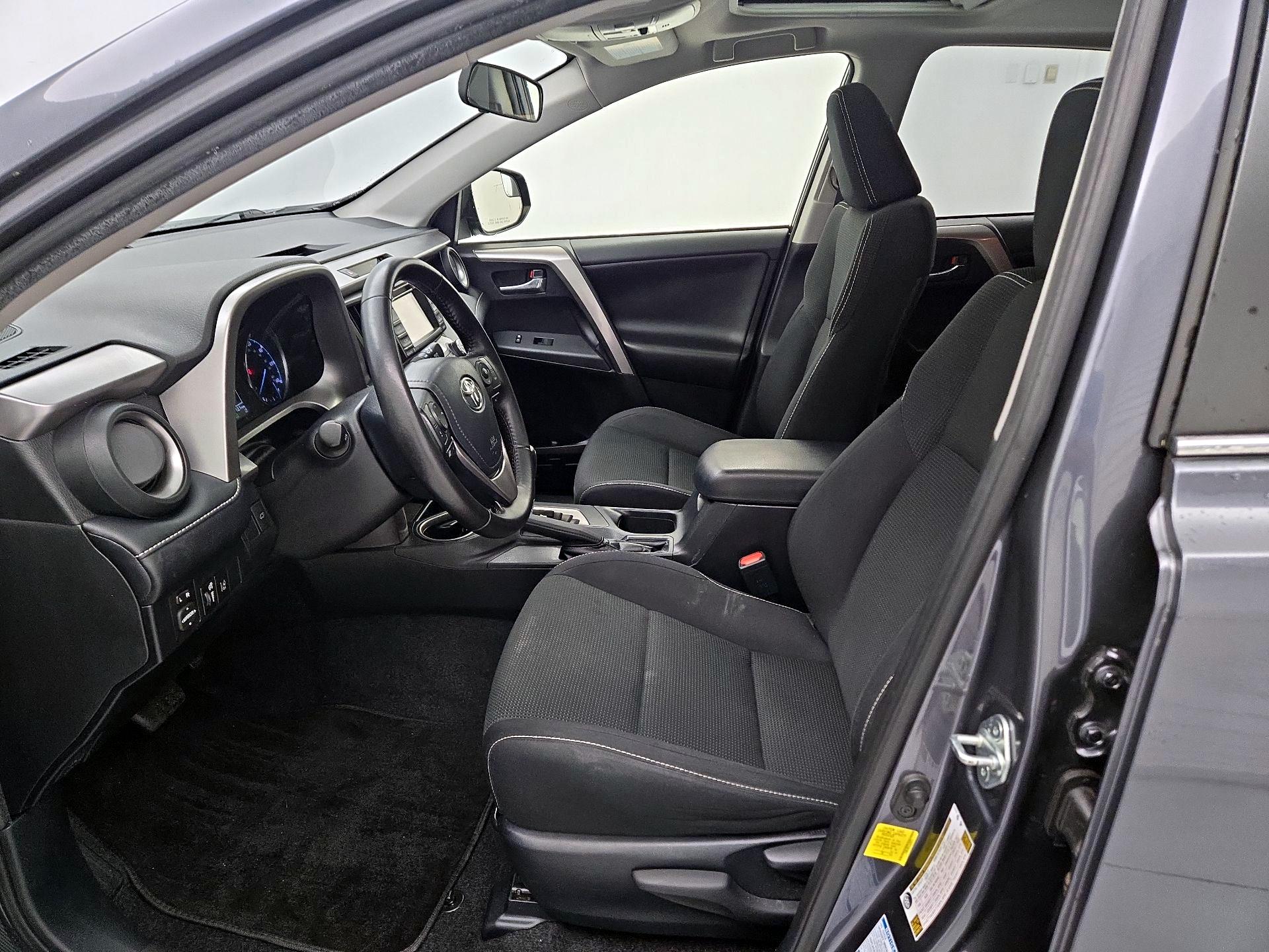 Thumbnail: 2018 Toyota RAV4 - 11