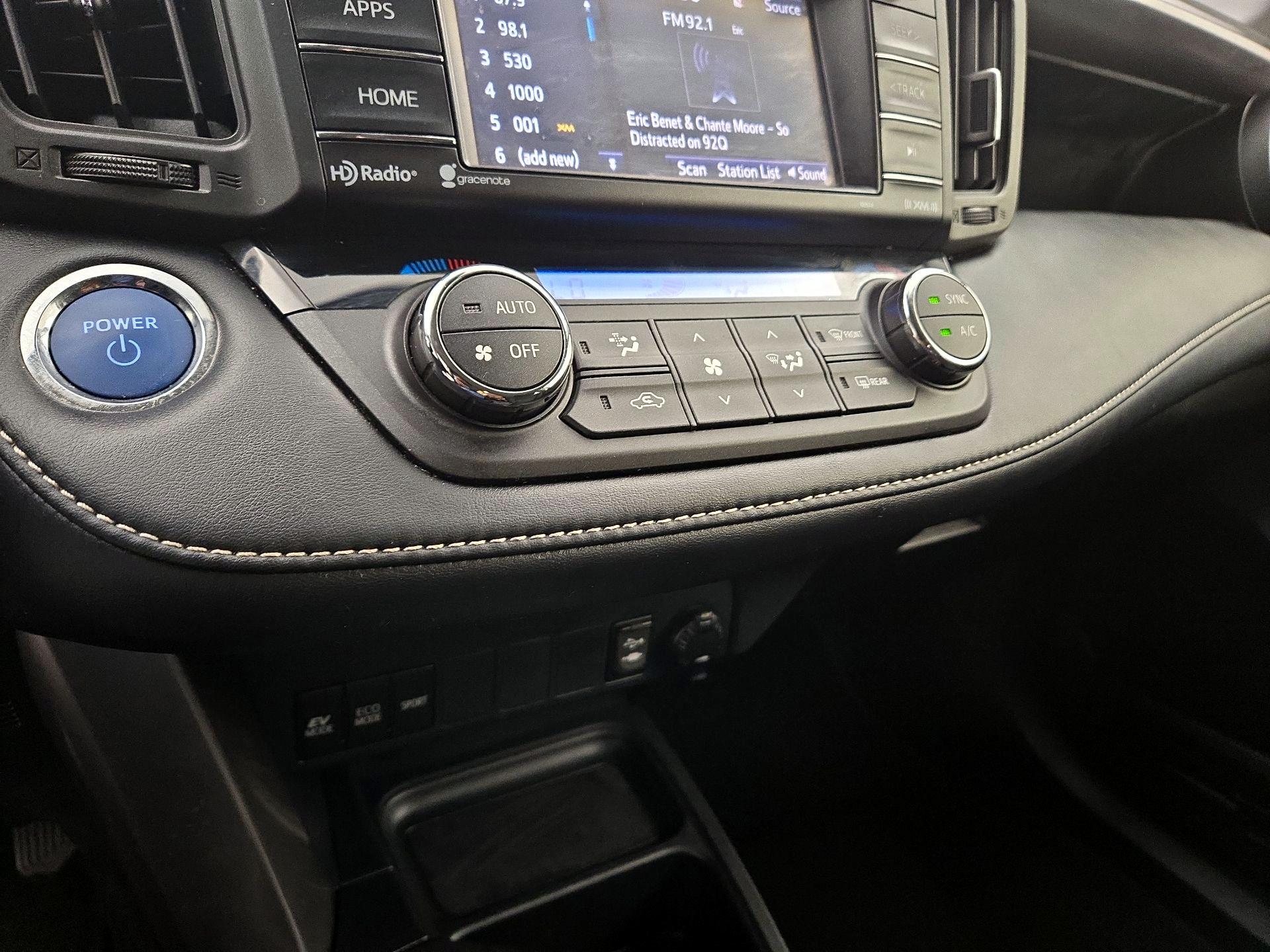 Thumbnail: 2018 Toyota RAV4 - 16