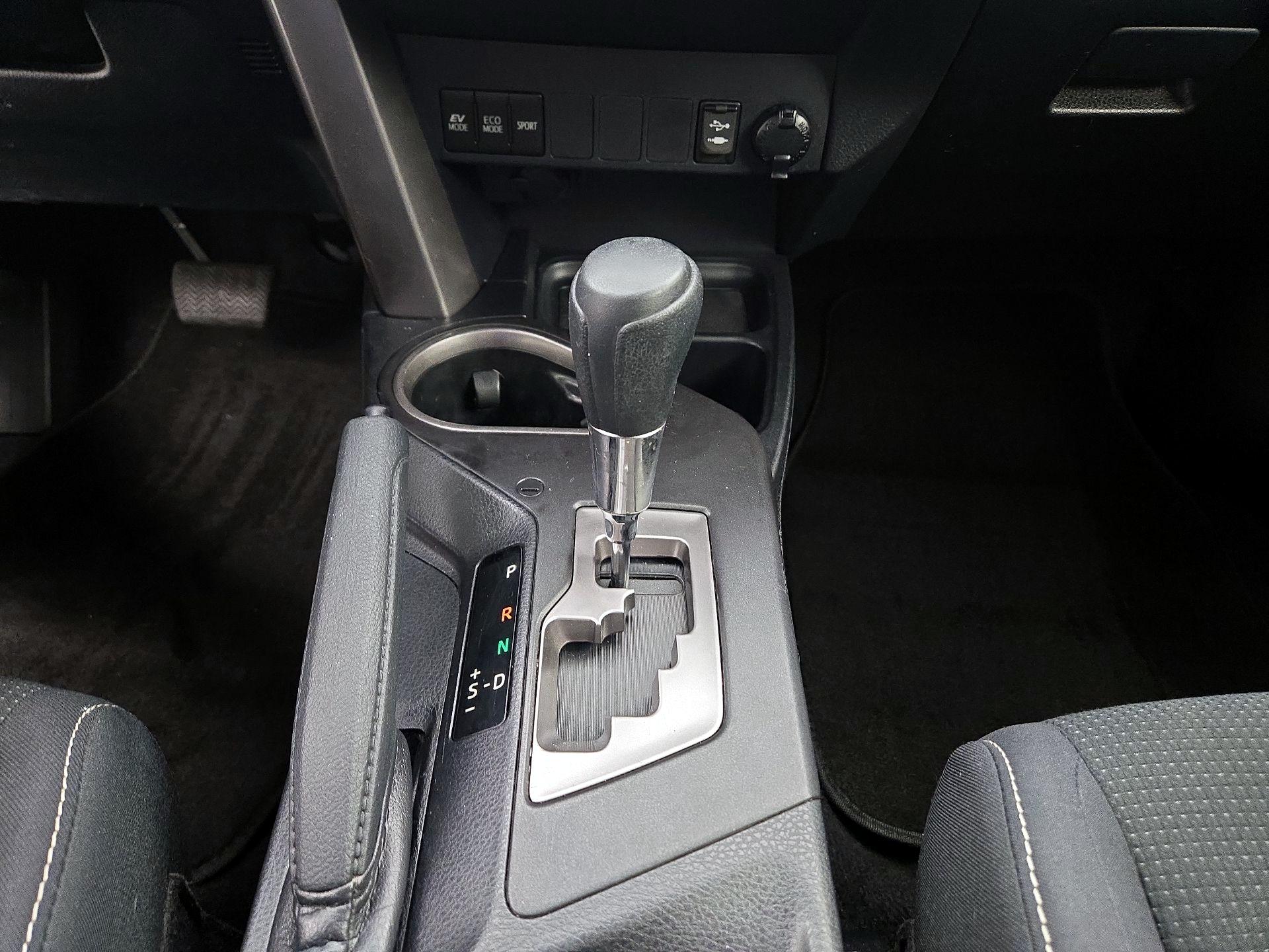 Thumbnail: 2018 Toyota RAV4 - 17