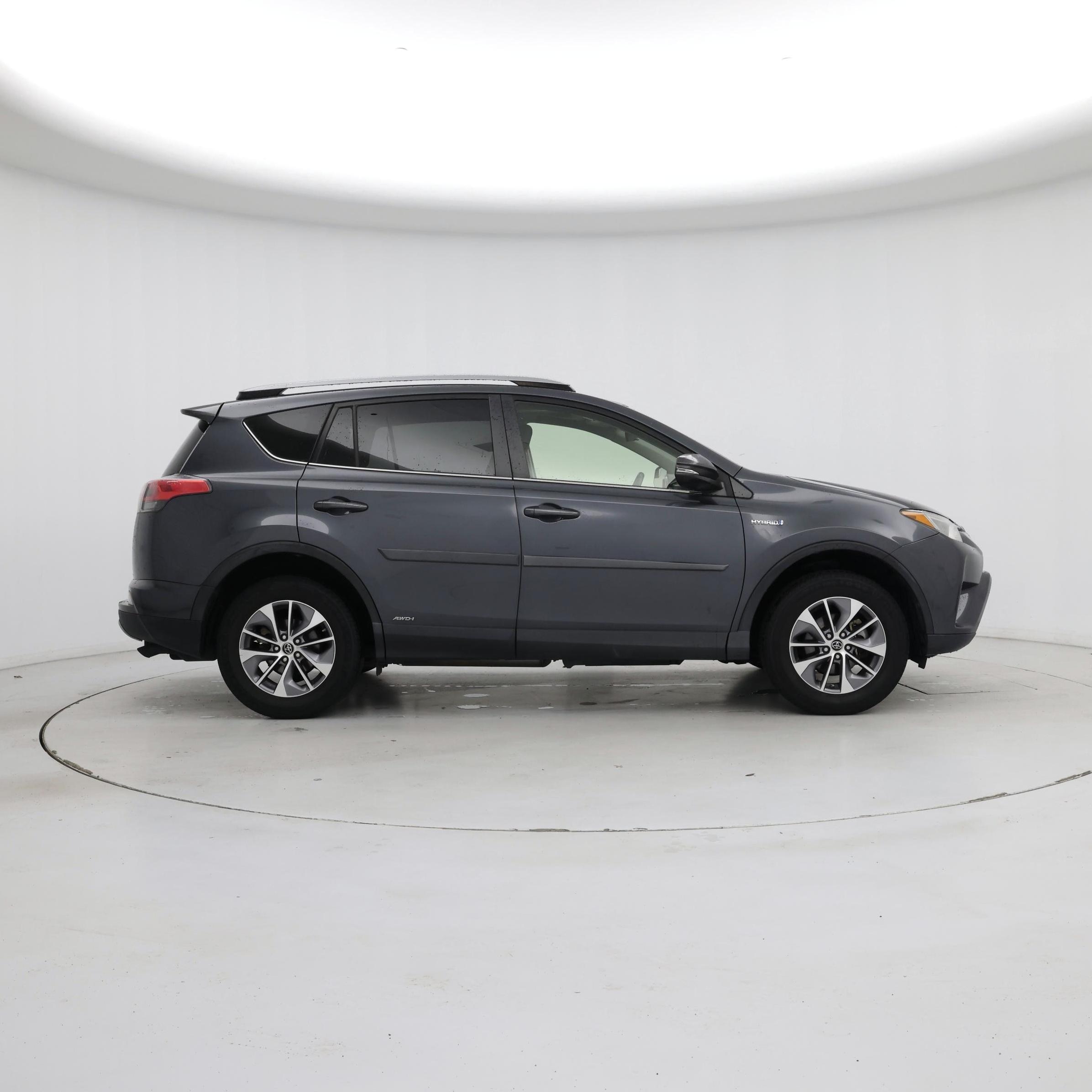 Thumbnail: 2018 Toyota RAV4 - 7