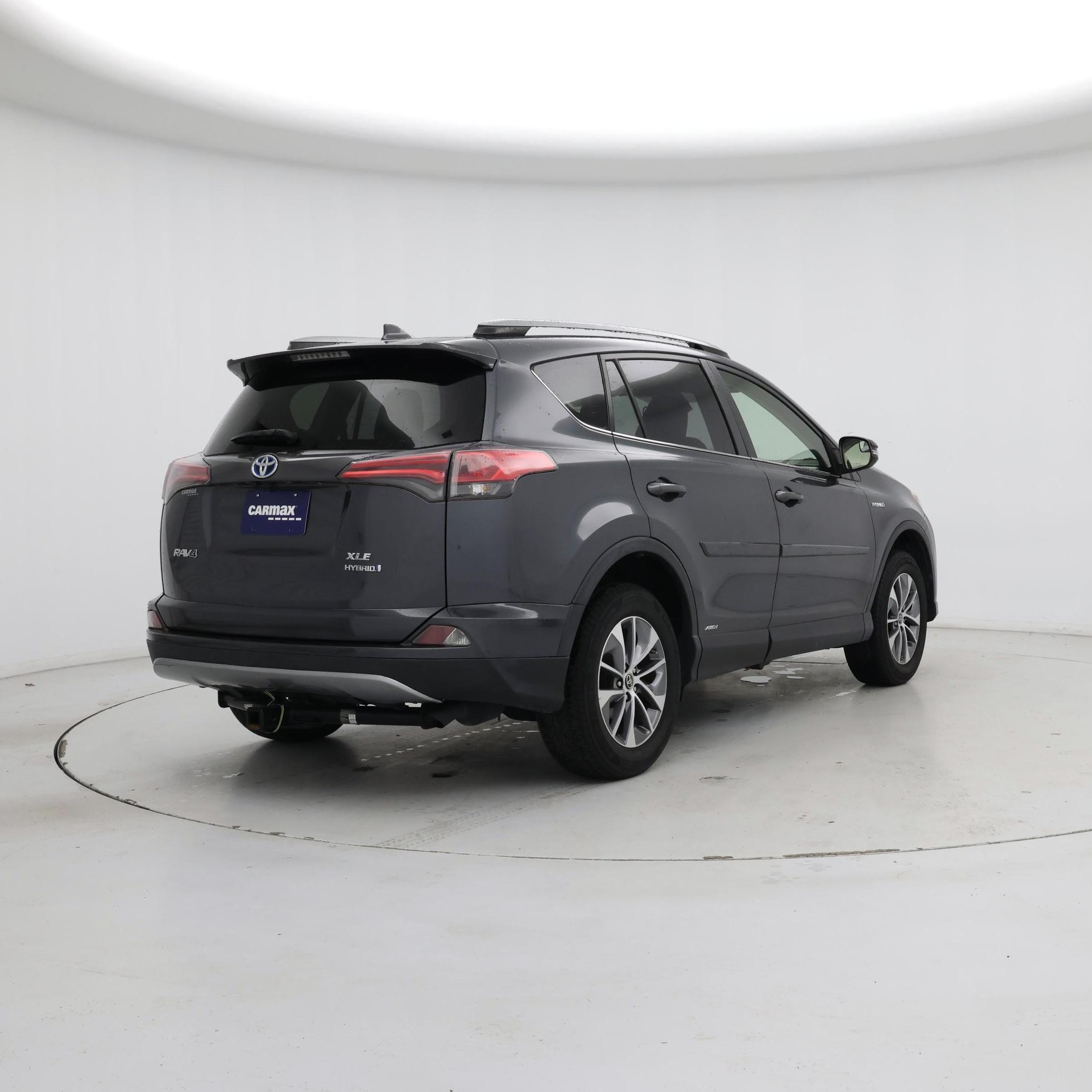 Thumbnail: 2018 Toyota RAV4 - 8