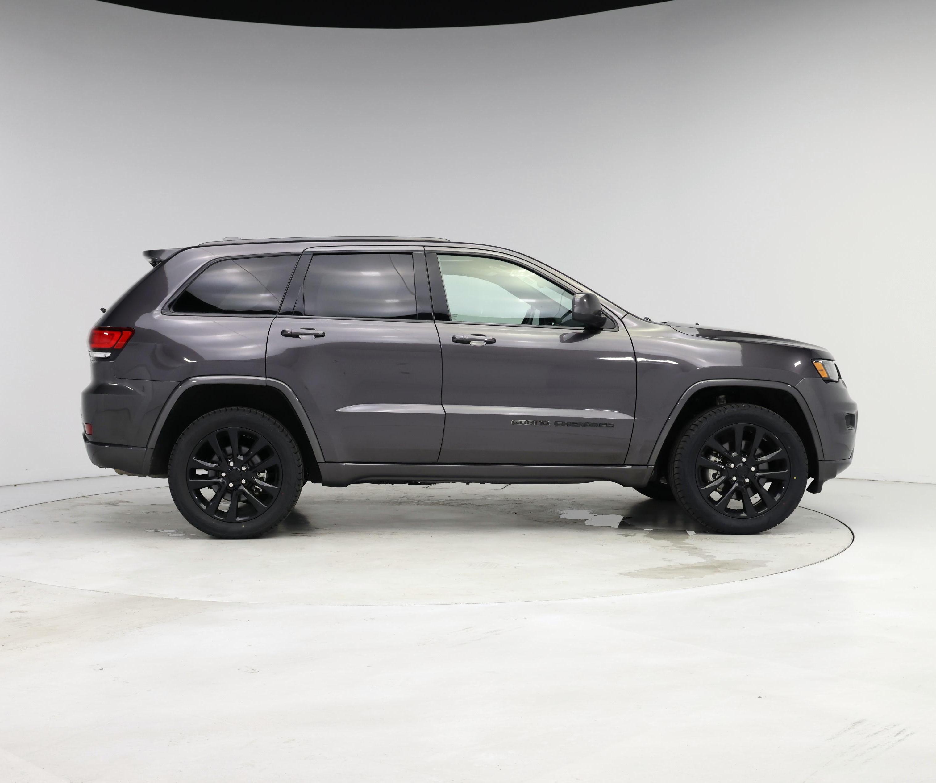 Thumbnail: 2021 Jeep Grand Cherokee - 7