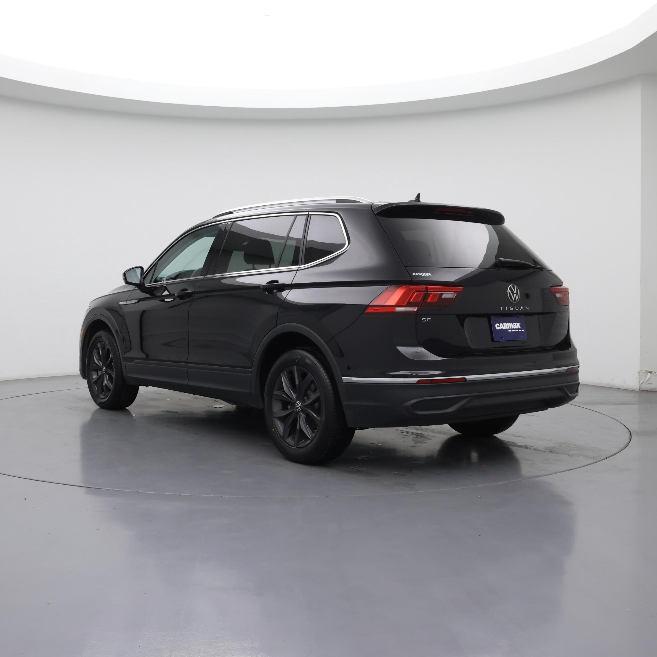 Thumbnail: 2022 Volkswagen Tiguan - 2