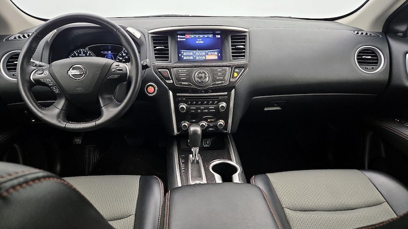 2020 Nissan Pathfinder SV 9
