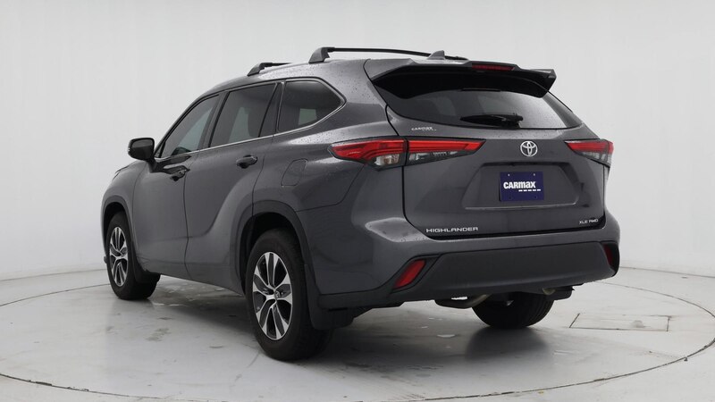 2022 Toyota Highlander XLE 2
