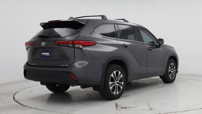 2022 Toyota Highlander XLE 8