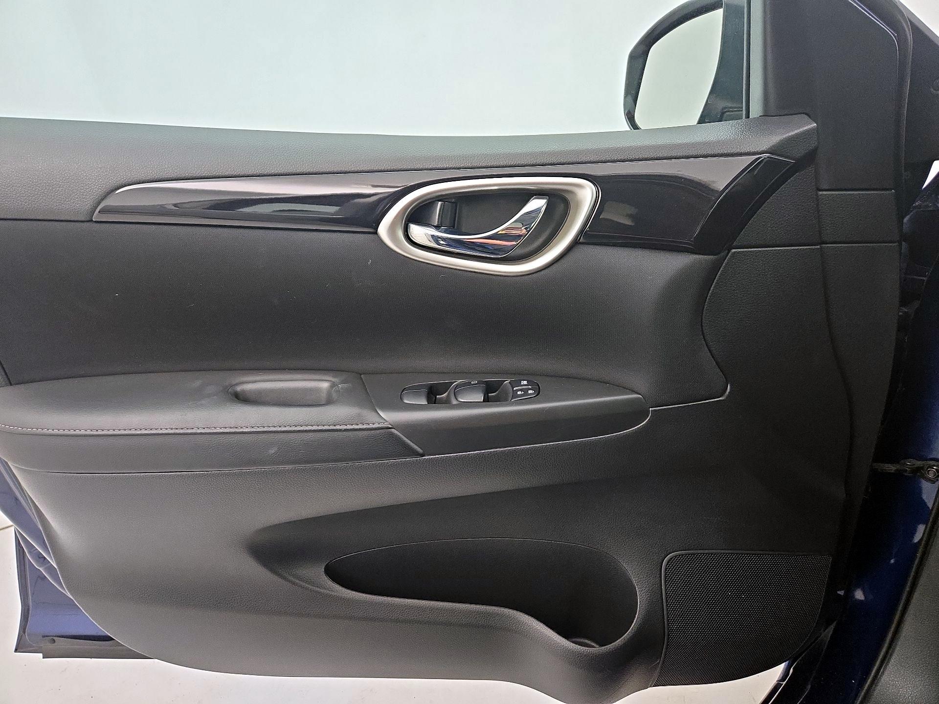 Thumbnail: 2019 Nissan Sentra - 12