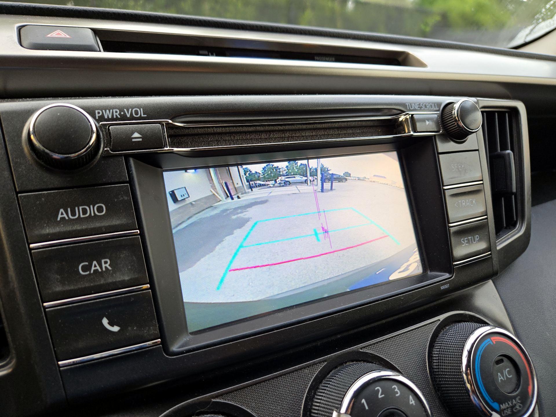 Thumbnail: 2015 Toyota RAV4 - 12