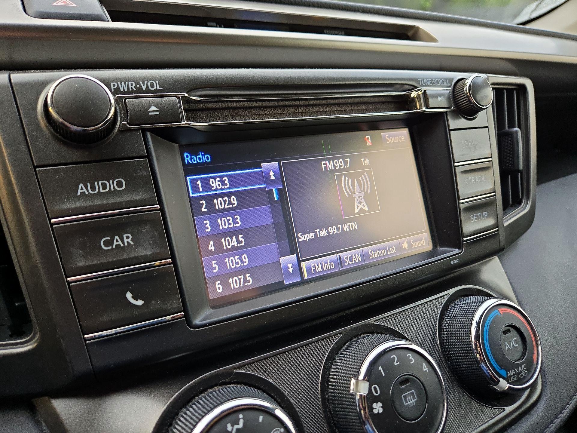 Thumbnail: 2015 Toyota RAV4 - 13