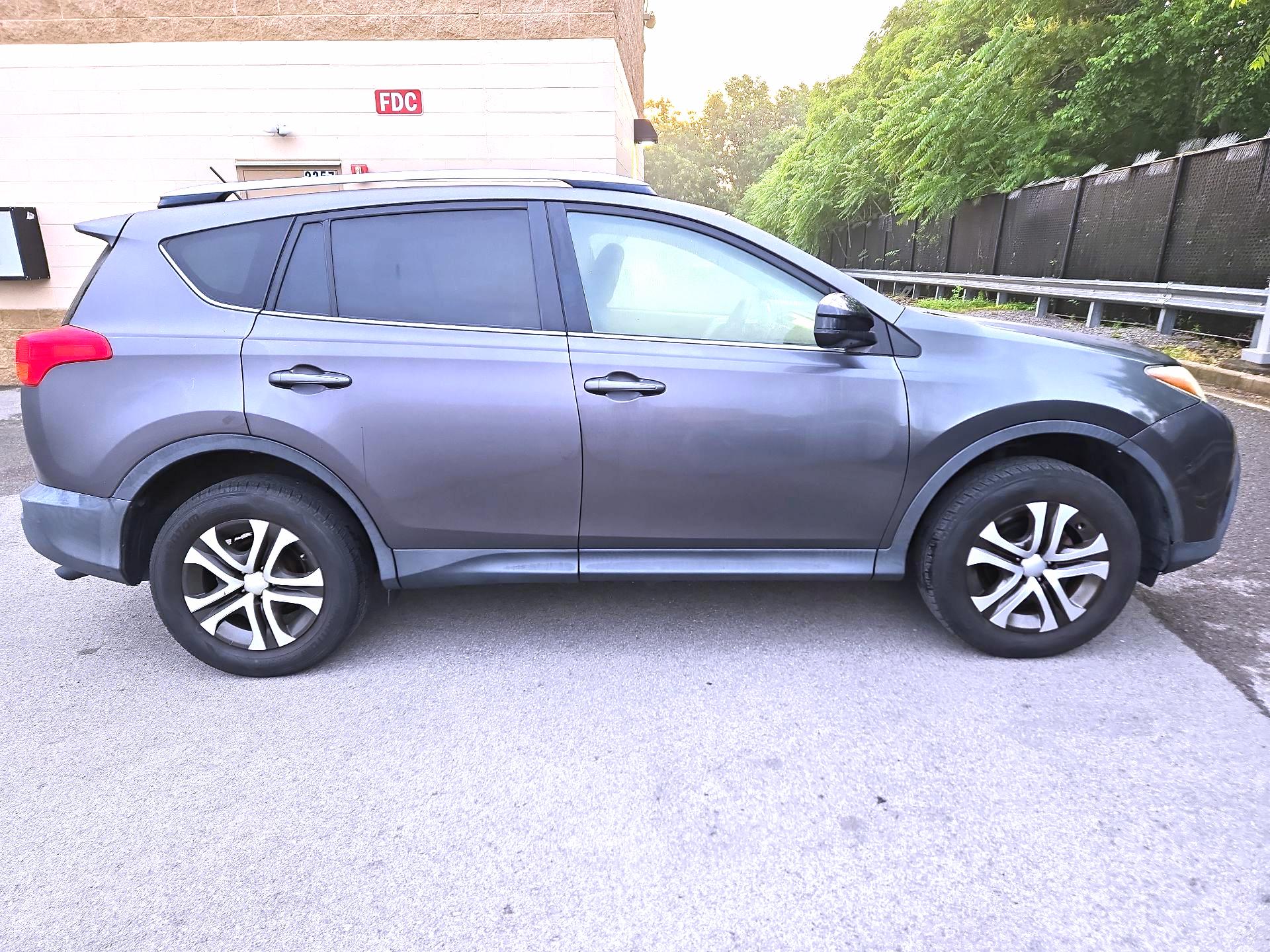 Thumbnail: 2015 Toyota RAV4 - 4