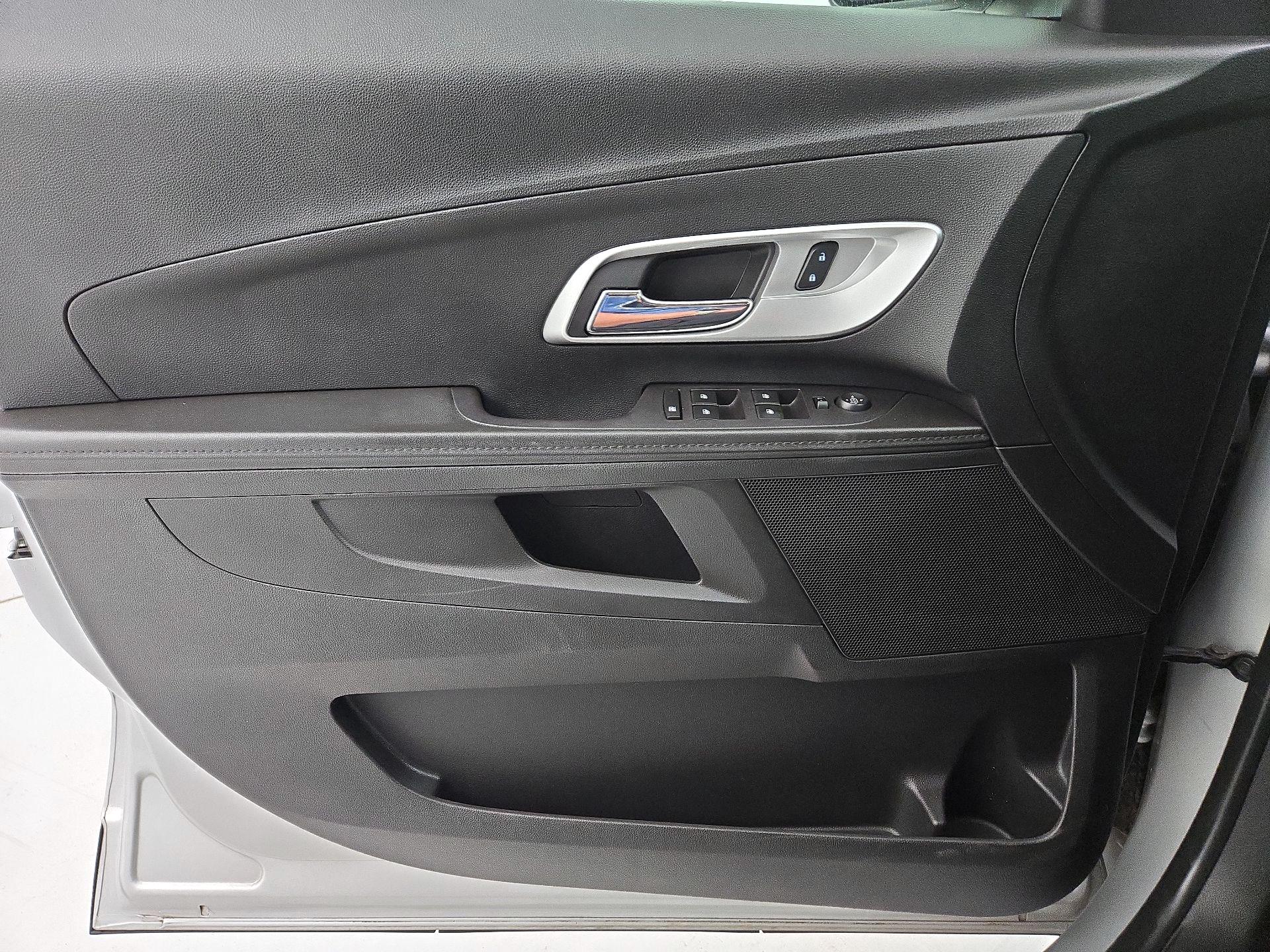 Thumbnail: 2016 Chevrolet Equinox - 12