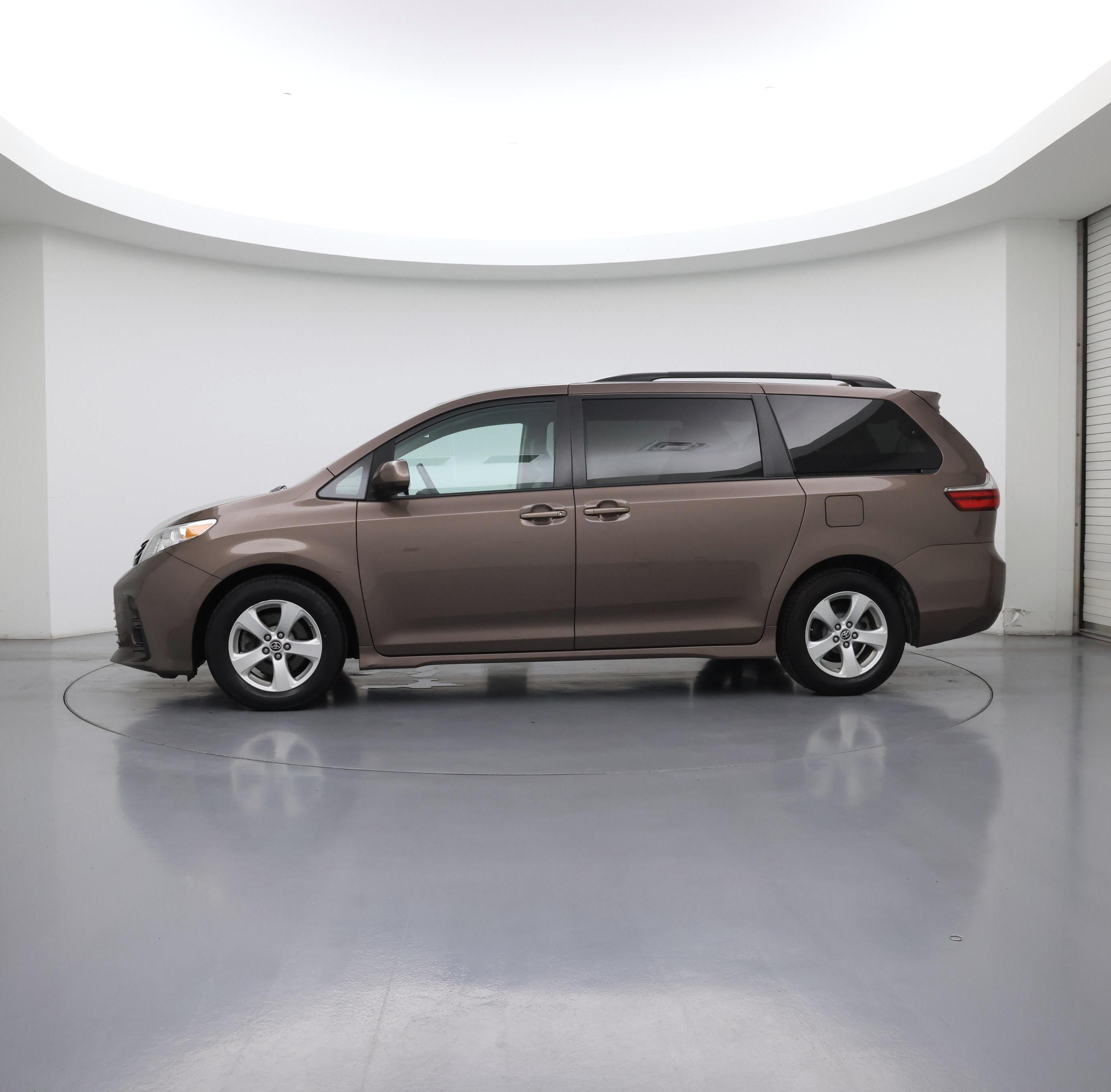 Thumbnail: 2020 Toyota Sienna - 3