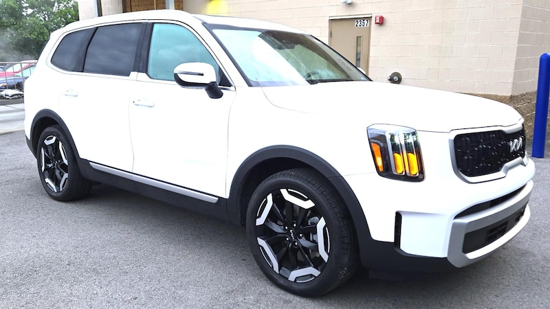 2024 Kia Telluride EX Hero Image