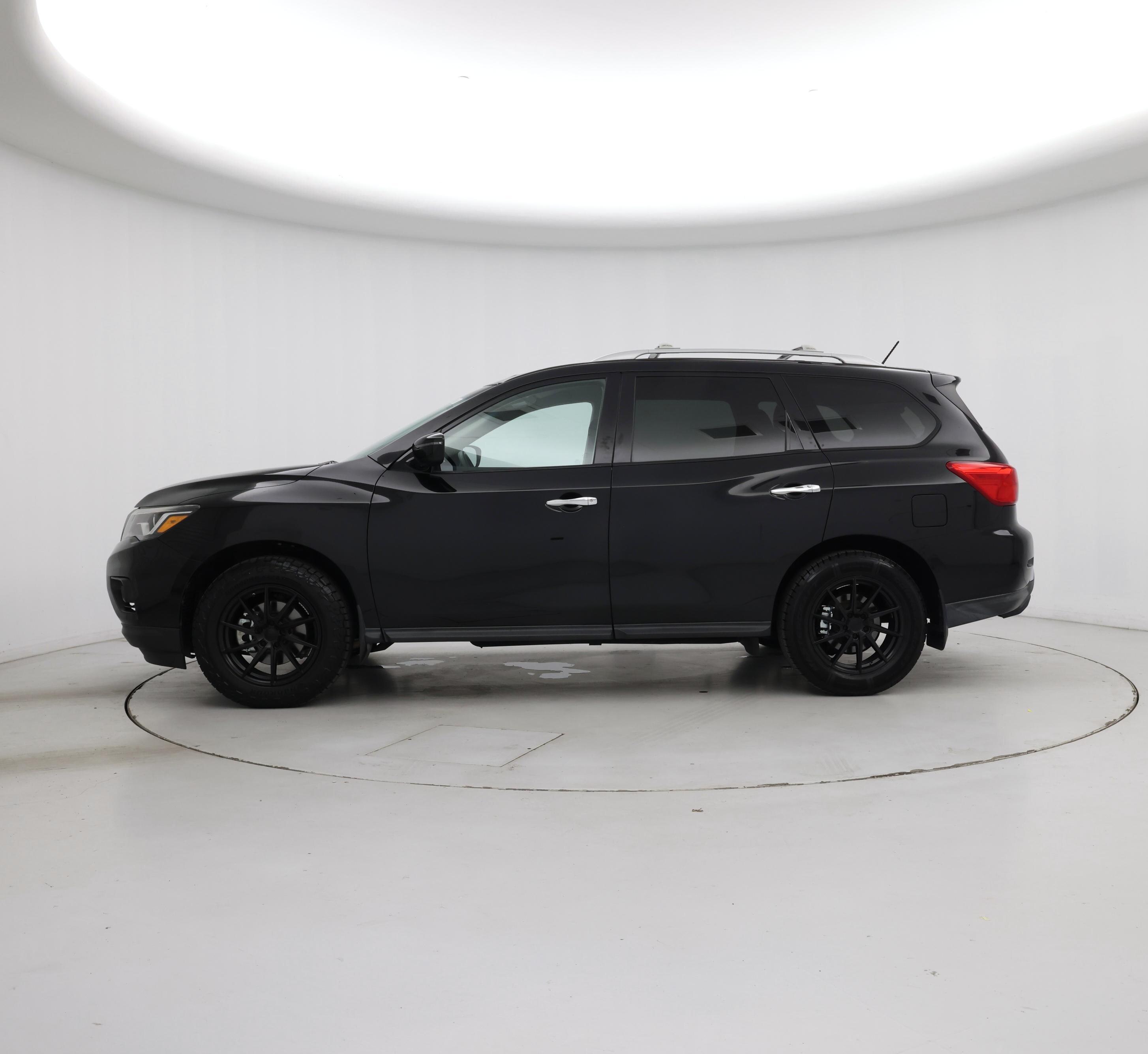 Thumbnail: 2018 Nissan Pathfinder - 3