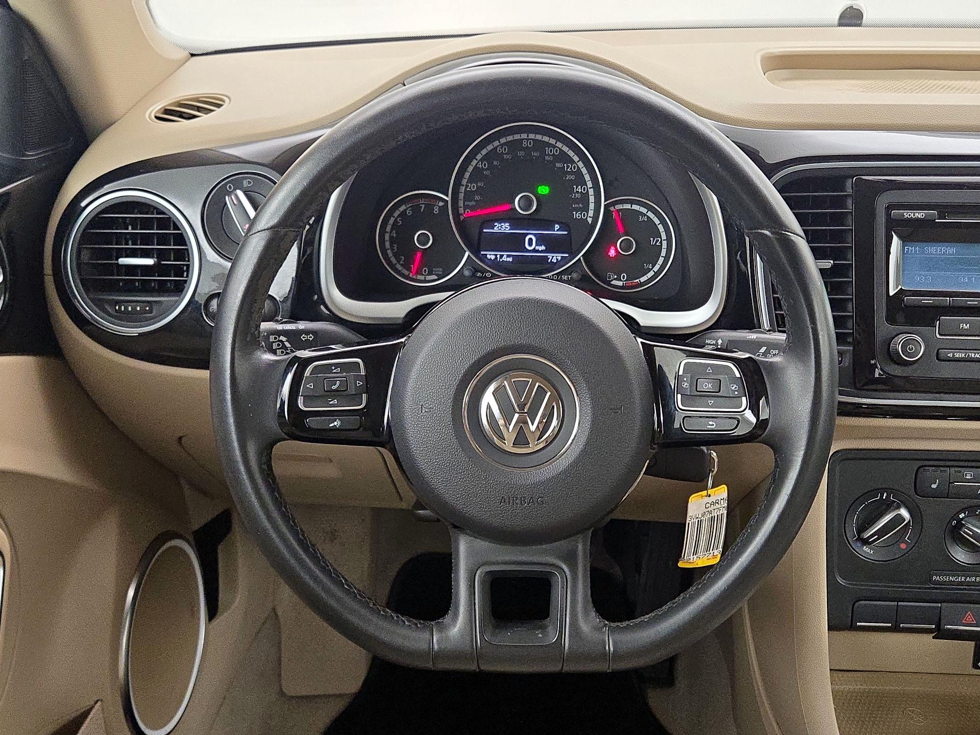 Thumbnail: 2015 Volkswagen Beetle - 10