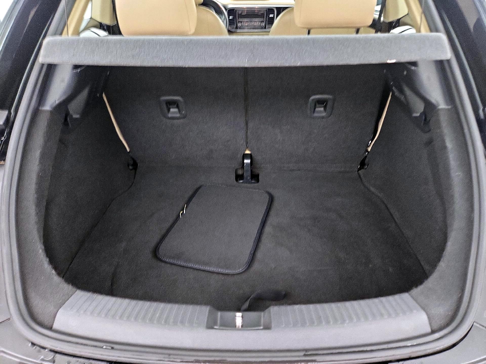 Thumbnail: 2015 Volkswagen Beetle - 18