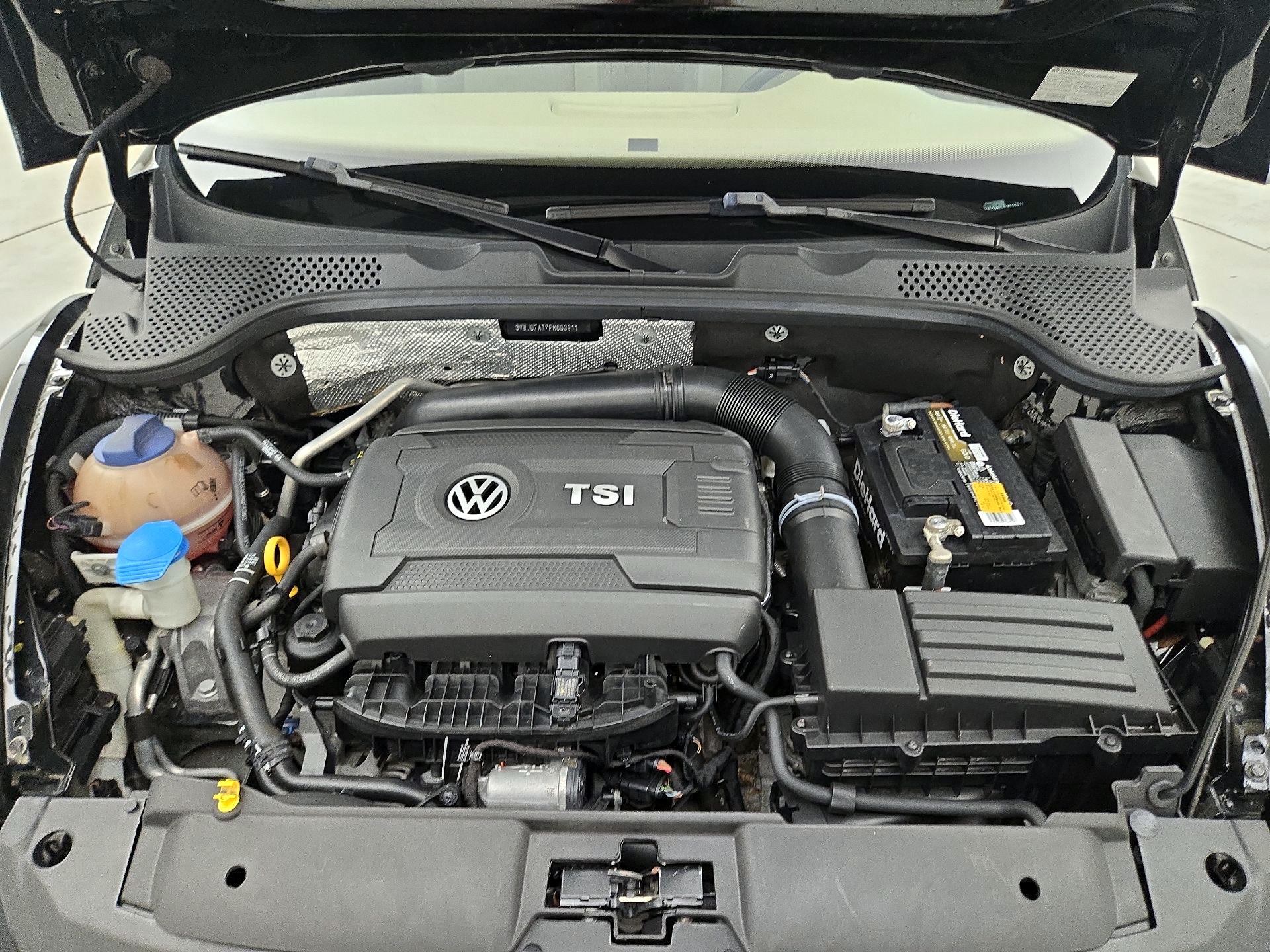 Thumbnail: 2015 Volkswagen Beetle - 19