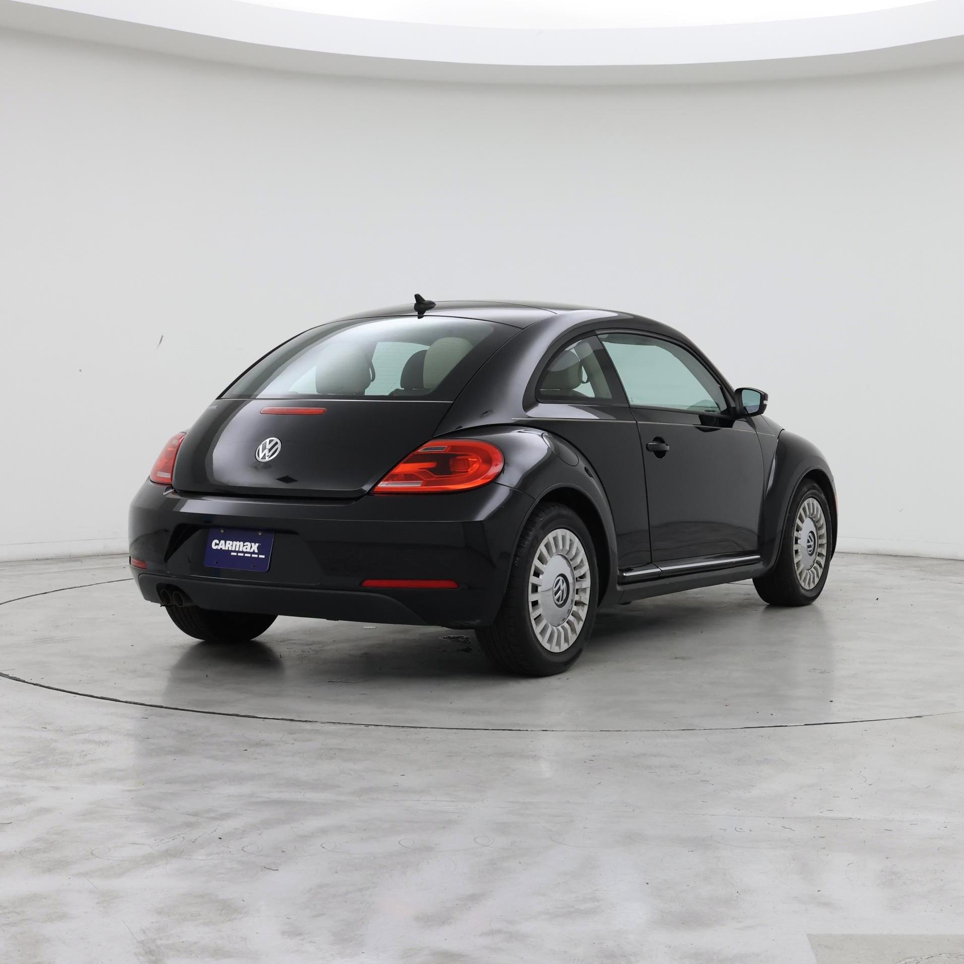 Thumbnail: 2015 Volkswagen Beetle - 8