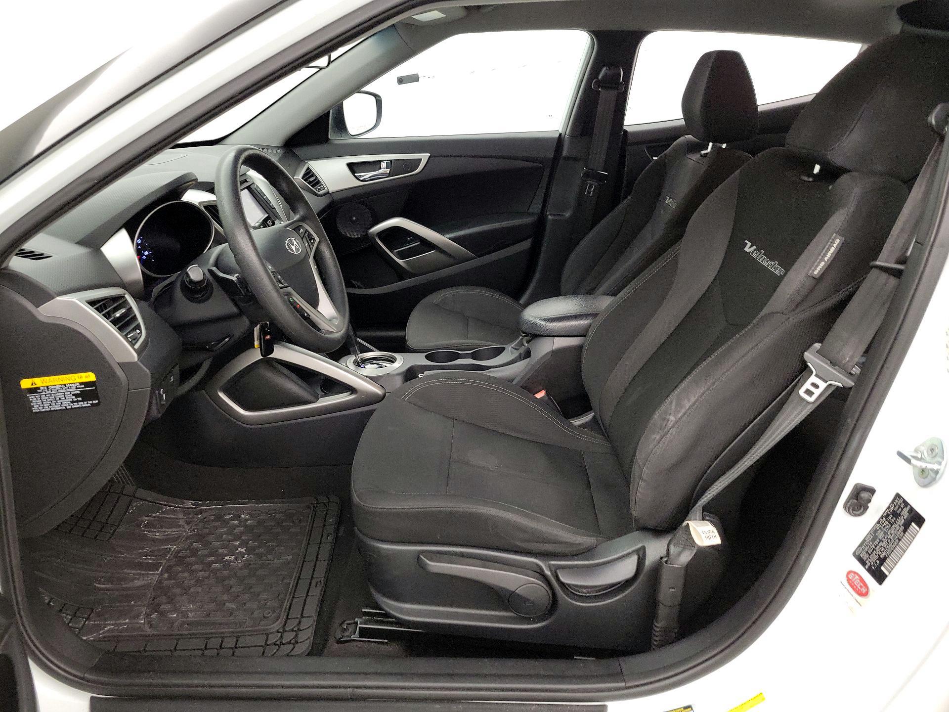 Thumbnail: 2015 Hyundai Veloster - 11