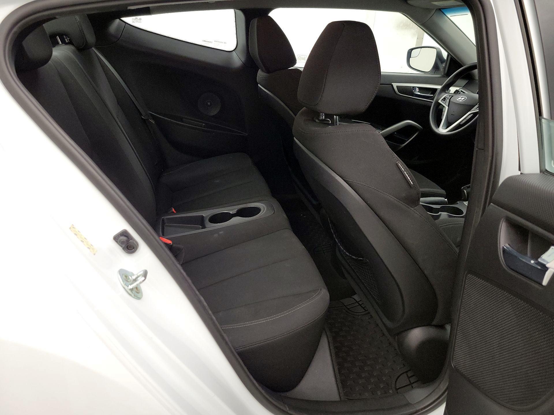 Thumbnail: 2015 Hyundai Veloster - 19