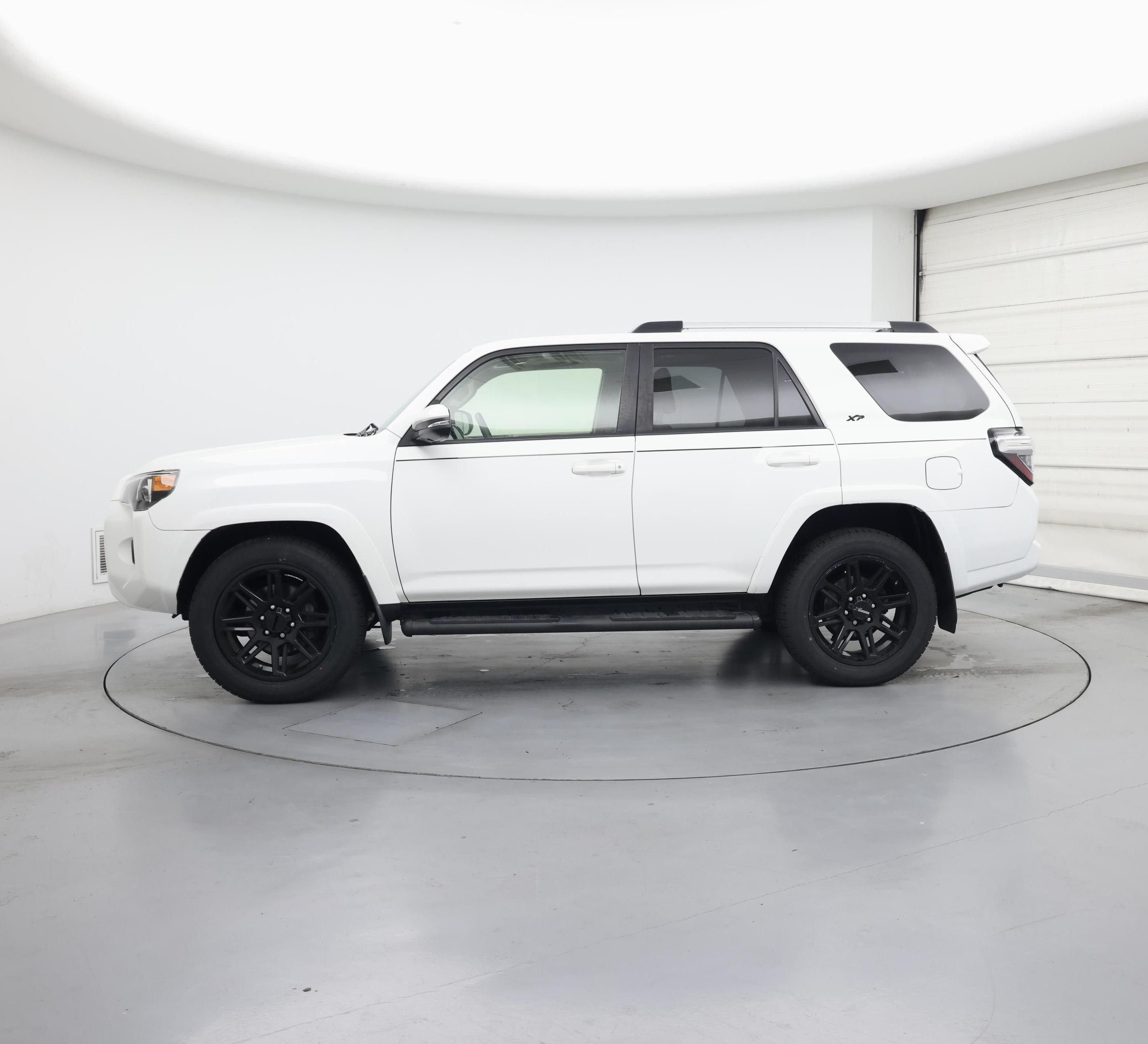 Thumbnail: 2021 Toyota 4Runner - 3