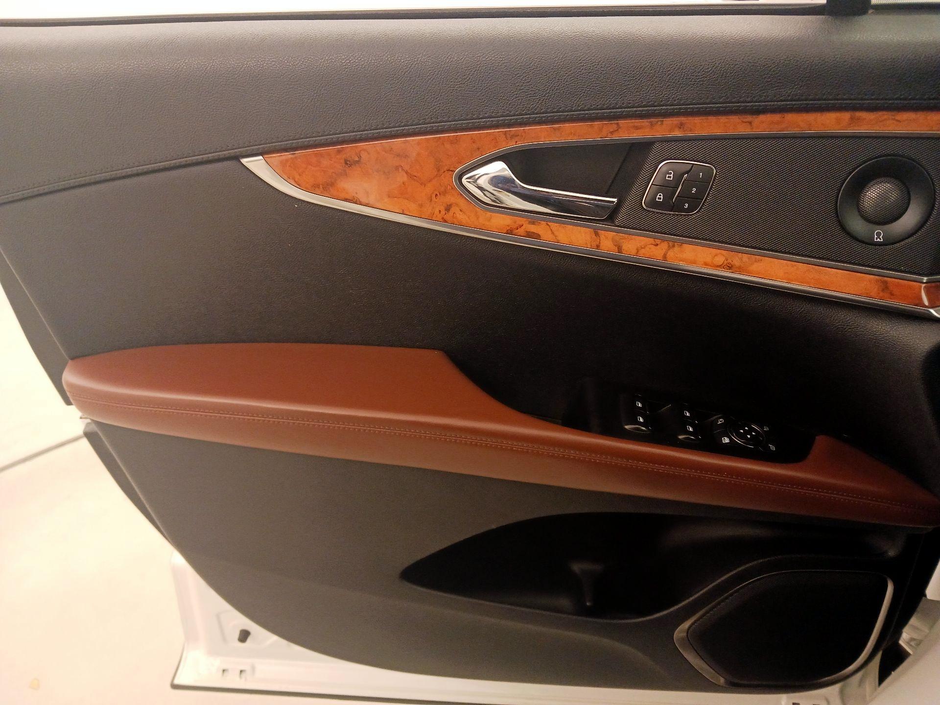 Thumbnail: 2020 Lincoln Nautilus - 12