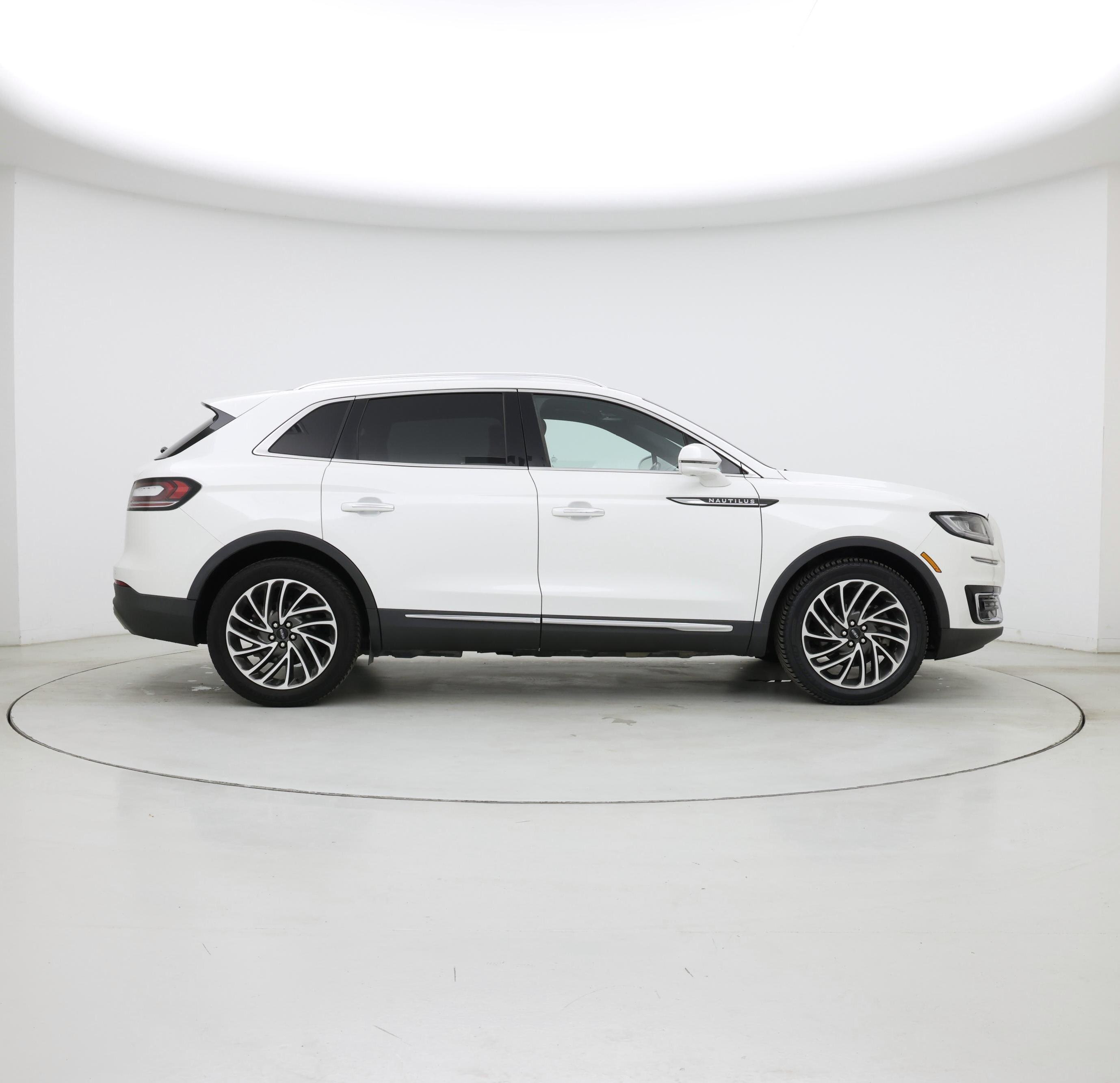 Thumbnail: 2020 Lincoln Nautilus - 7
