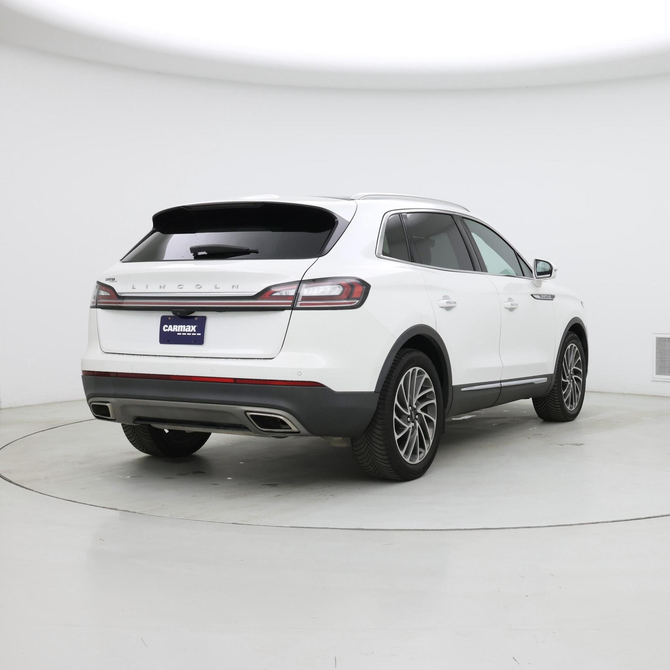 Thumbnail: 2020 Lincoln Nautilus - 8