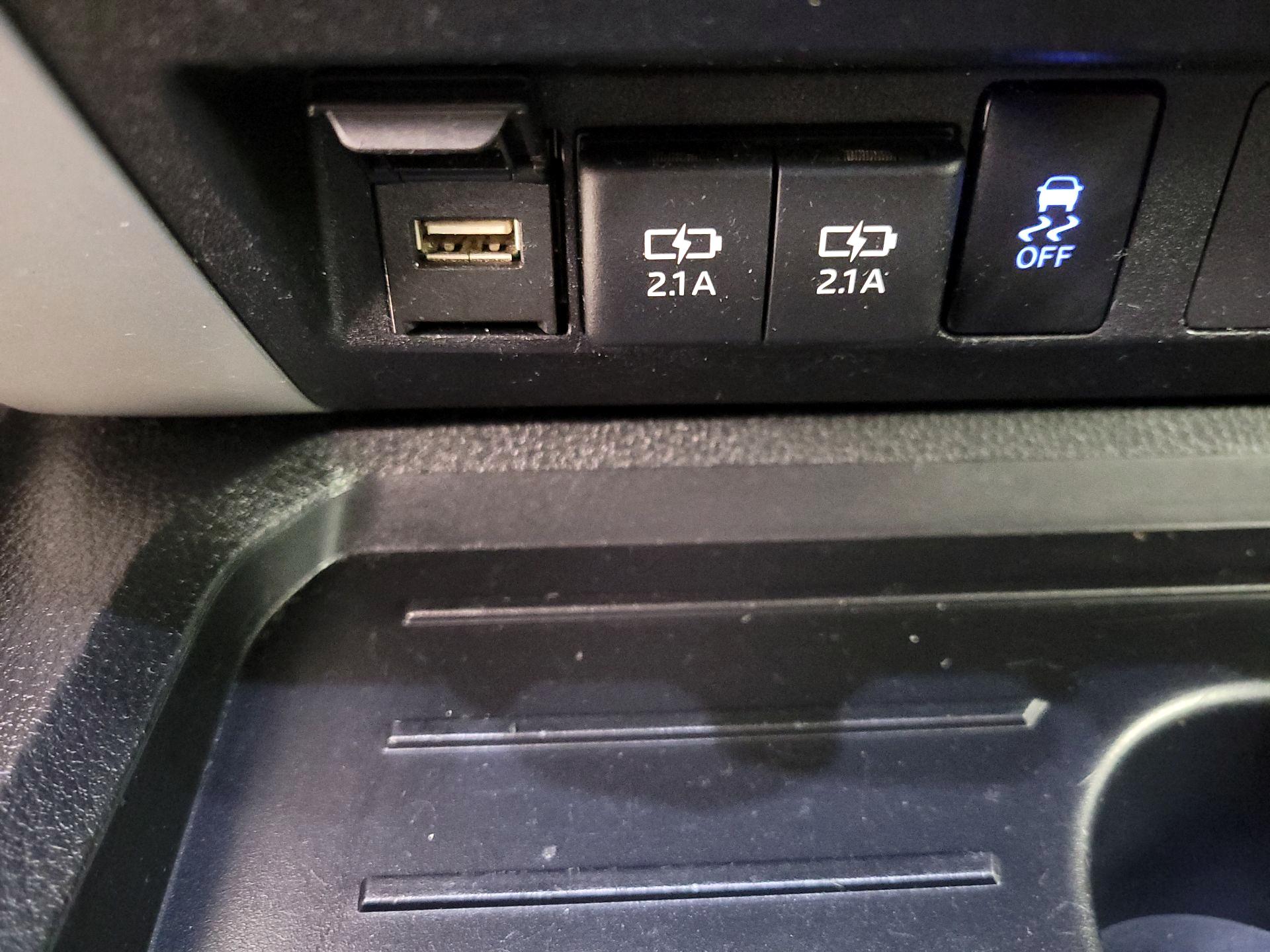 Thumbnail: 2021 Toyota Tundra - 18