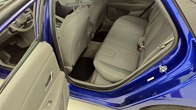 2021 Hyundai Elantra SE 19