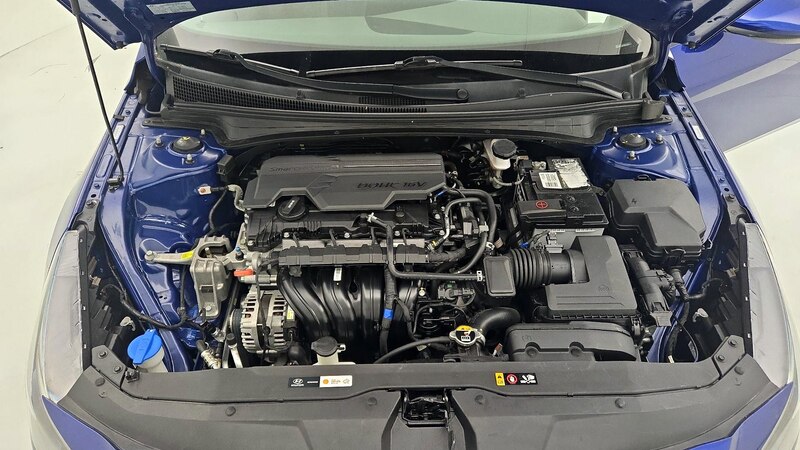 2021 Hyundai Elantra SE 21