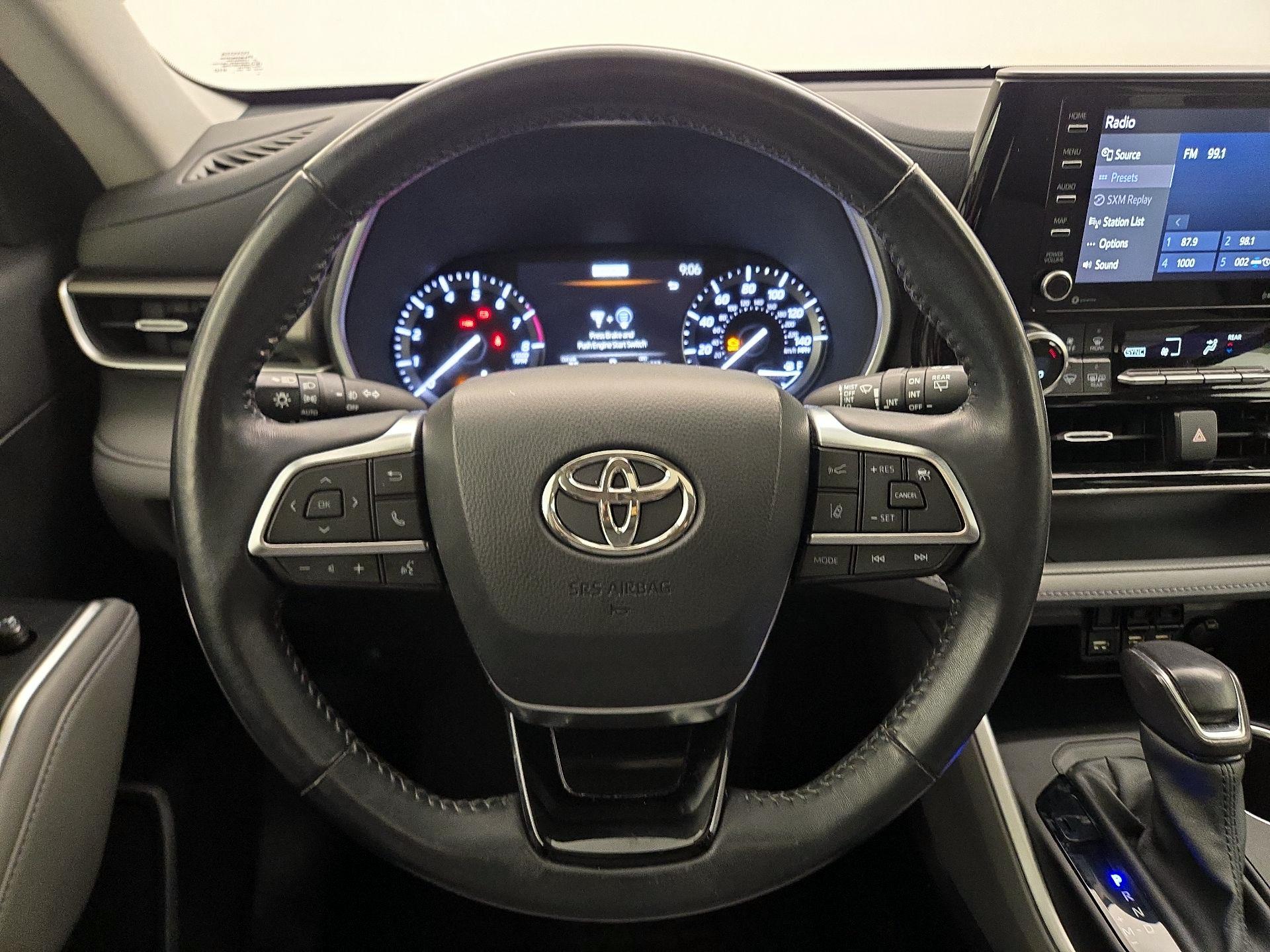 Thumbnail: 2020 Toyota Highlander - 10