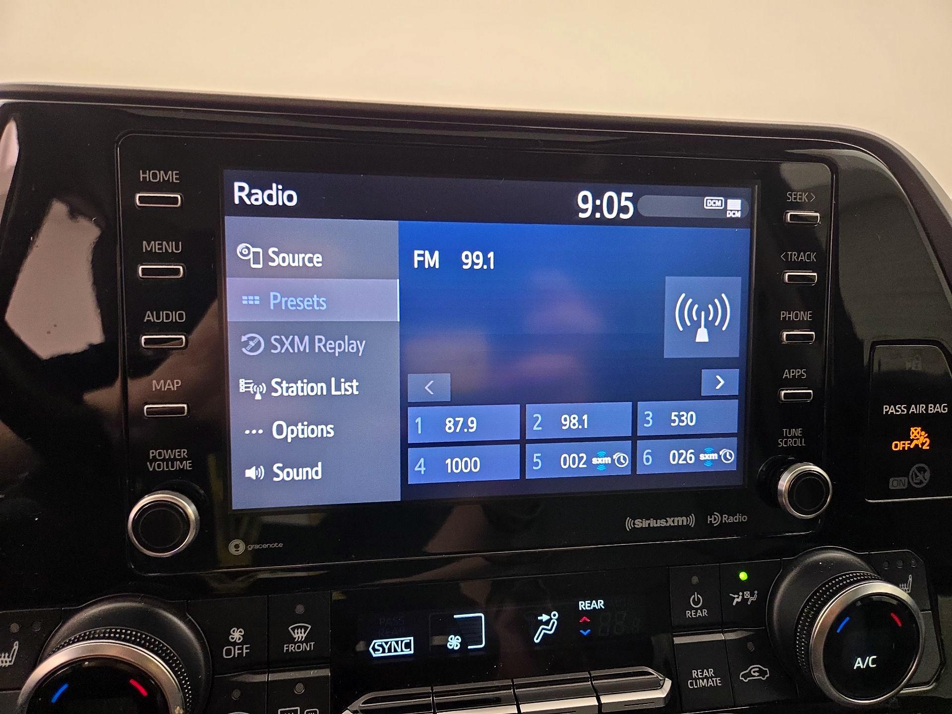 Thumbnail: 2020 Toyota Highlander - 15