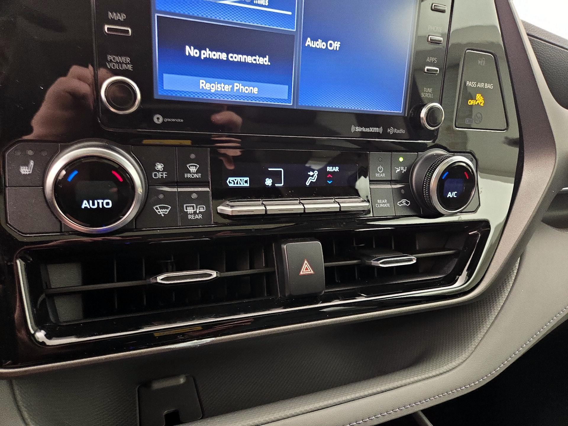 Thumbnail: 2020 Toyota Highlander - 16