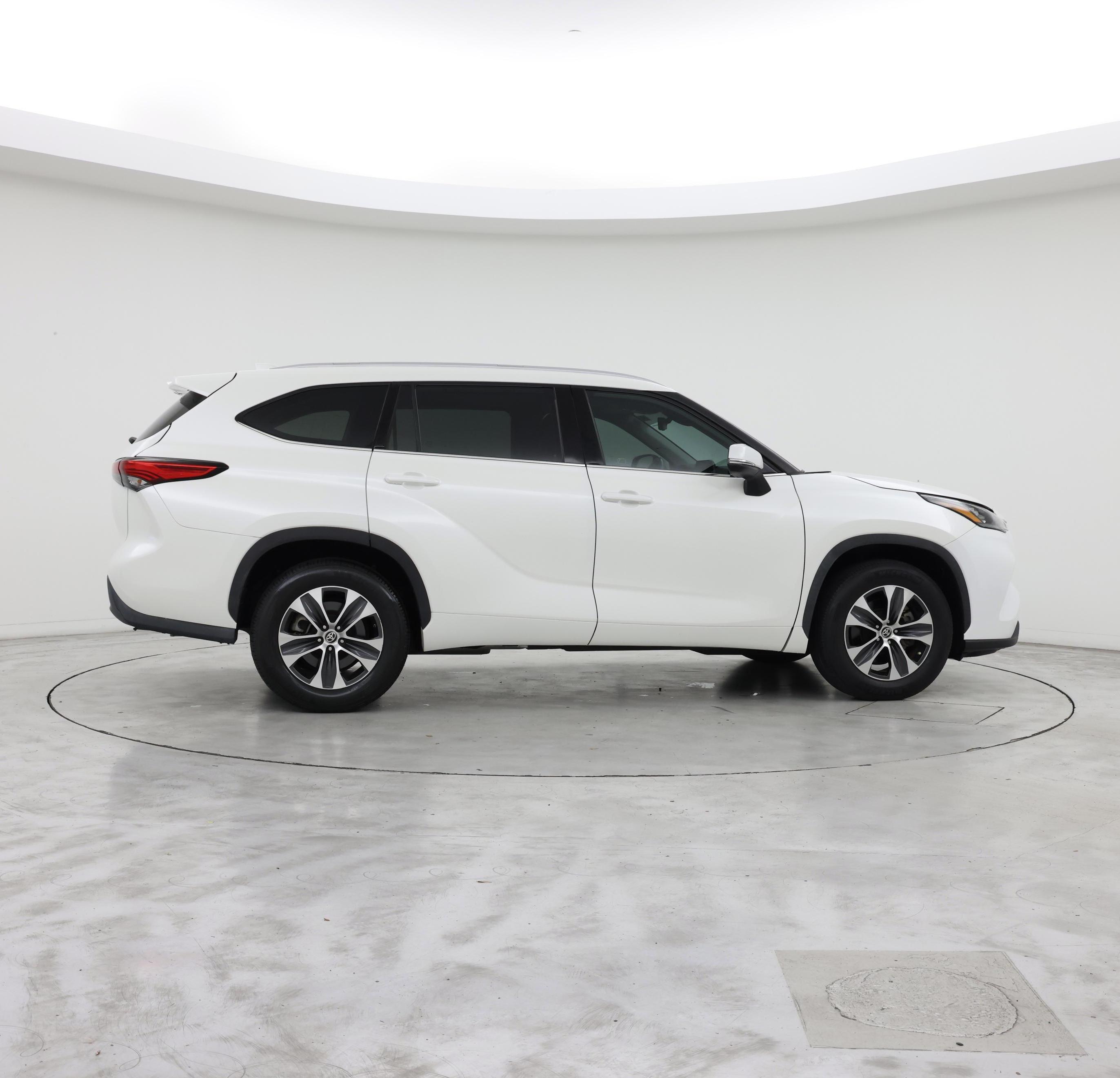 Thumbnail: 2020 Toyota Highlander - 7