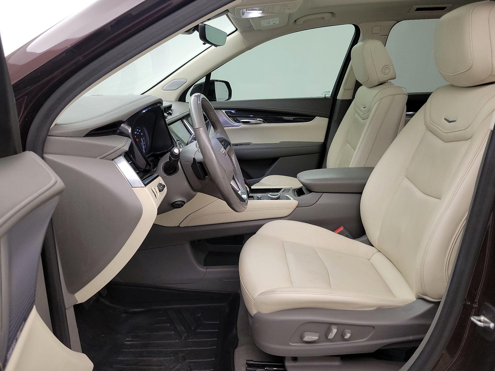 Thumbnail: 2020 Cadillac XT6 - 11