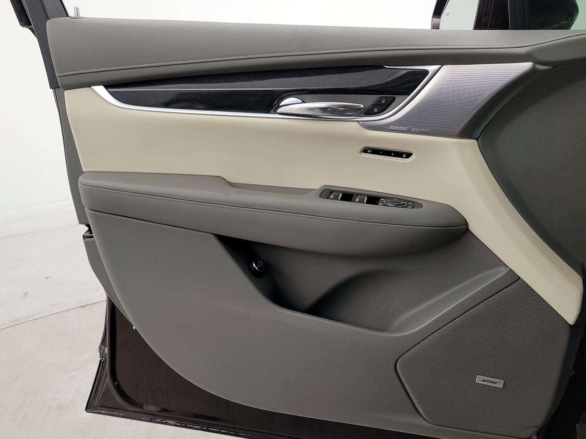 Thumbnail: 2020 Cadillac XT6 - 12