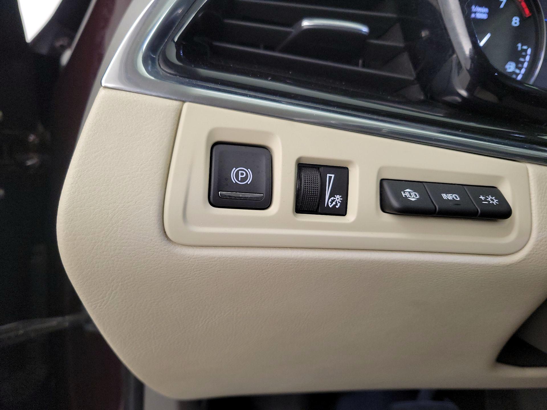 Thumbnail: 2020 Cadillac XT6 - 13