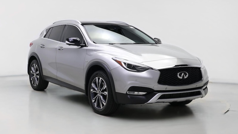 2017 INFINITI QX30 Luxury Hero Image