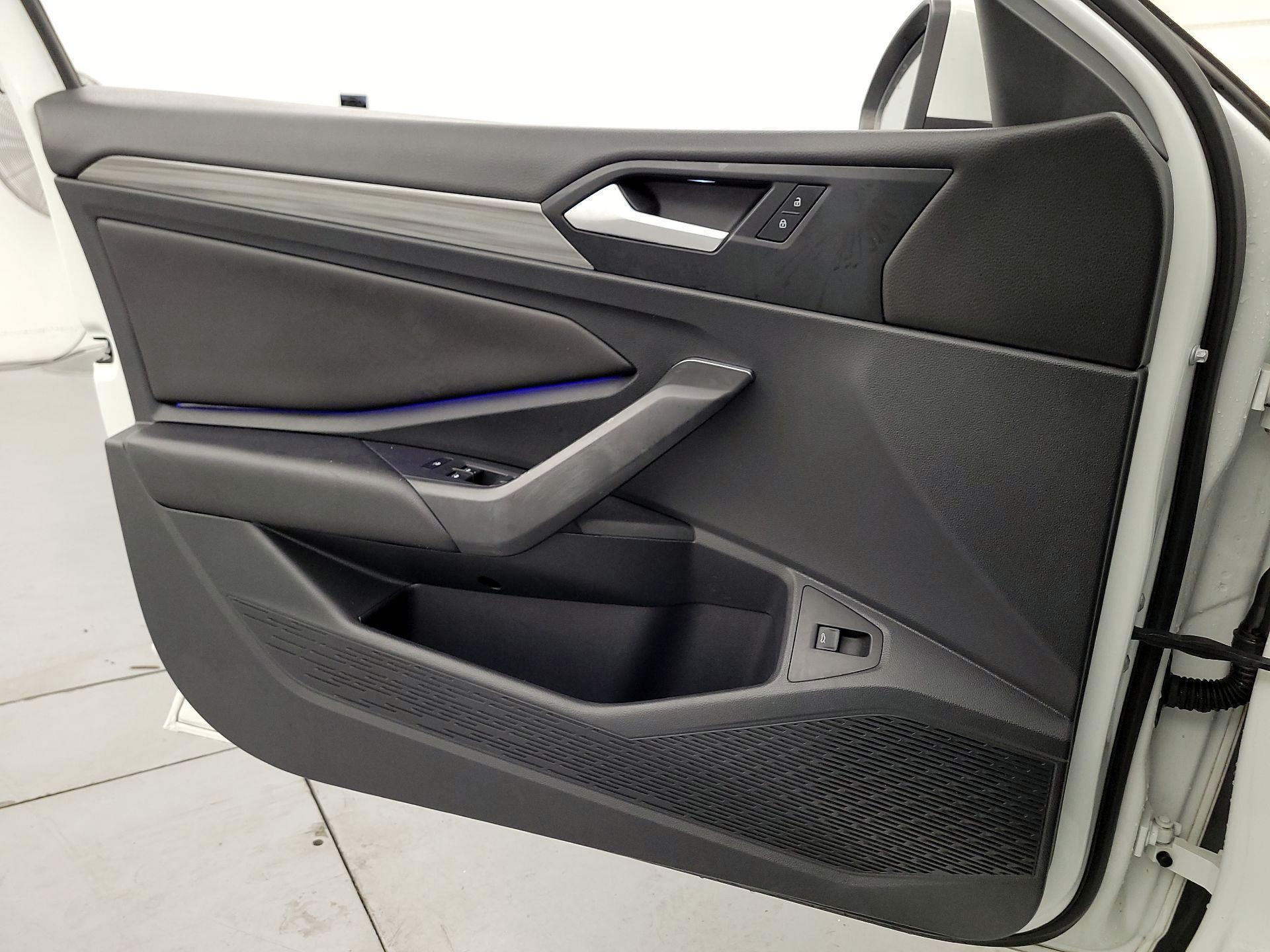 Thumbnail: 2019 Volkswagen Jetta - 12
