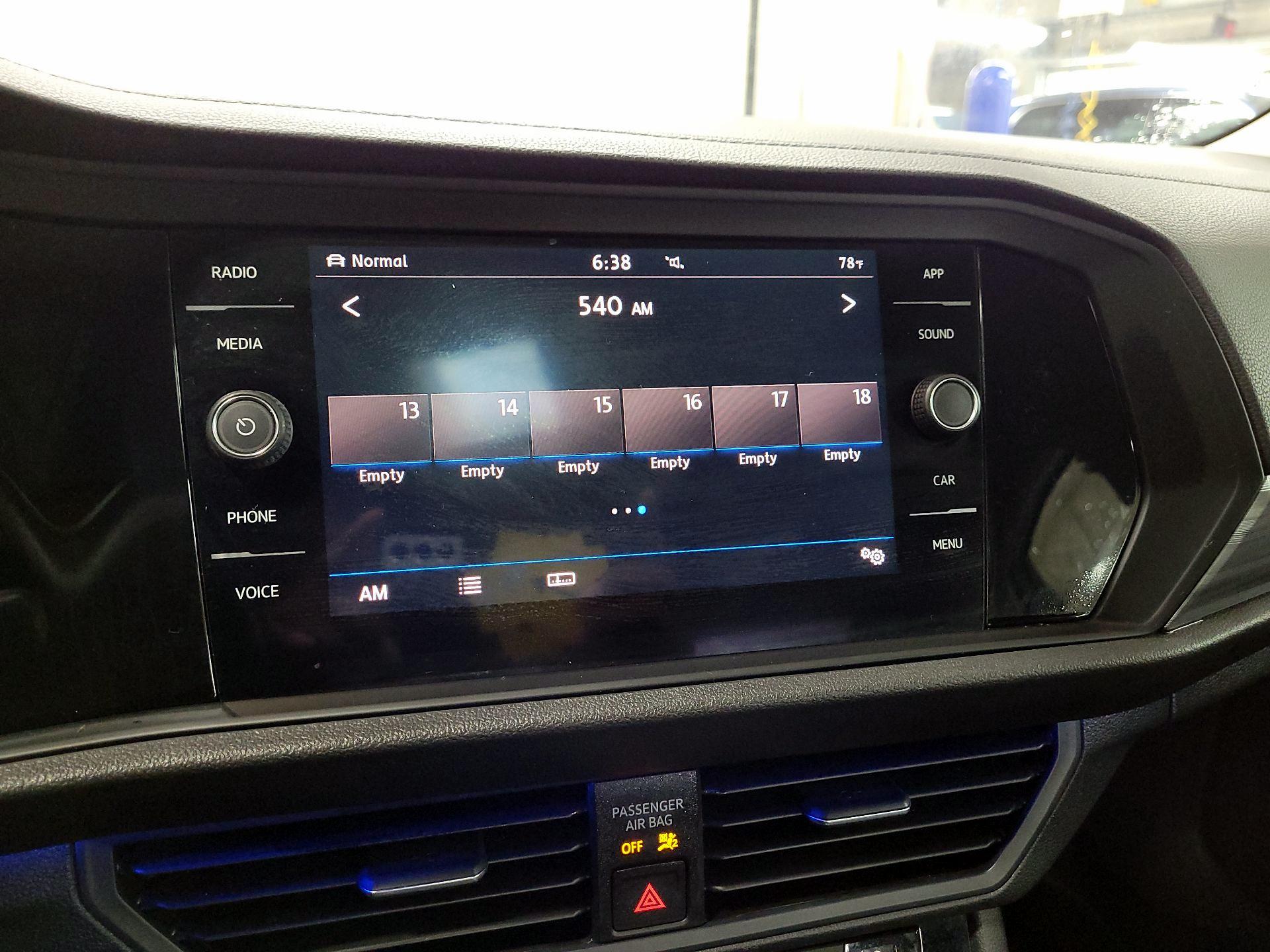 Thumbnail: 2019 Volkswagen Jetta - 15