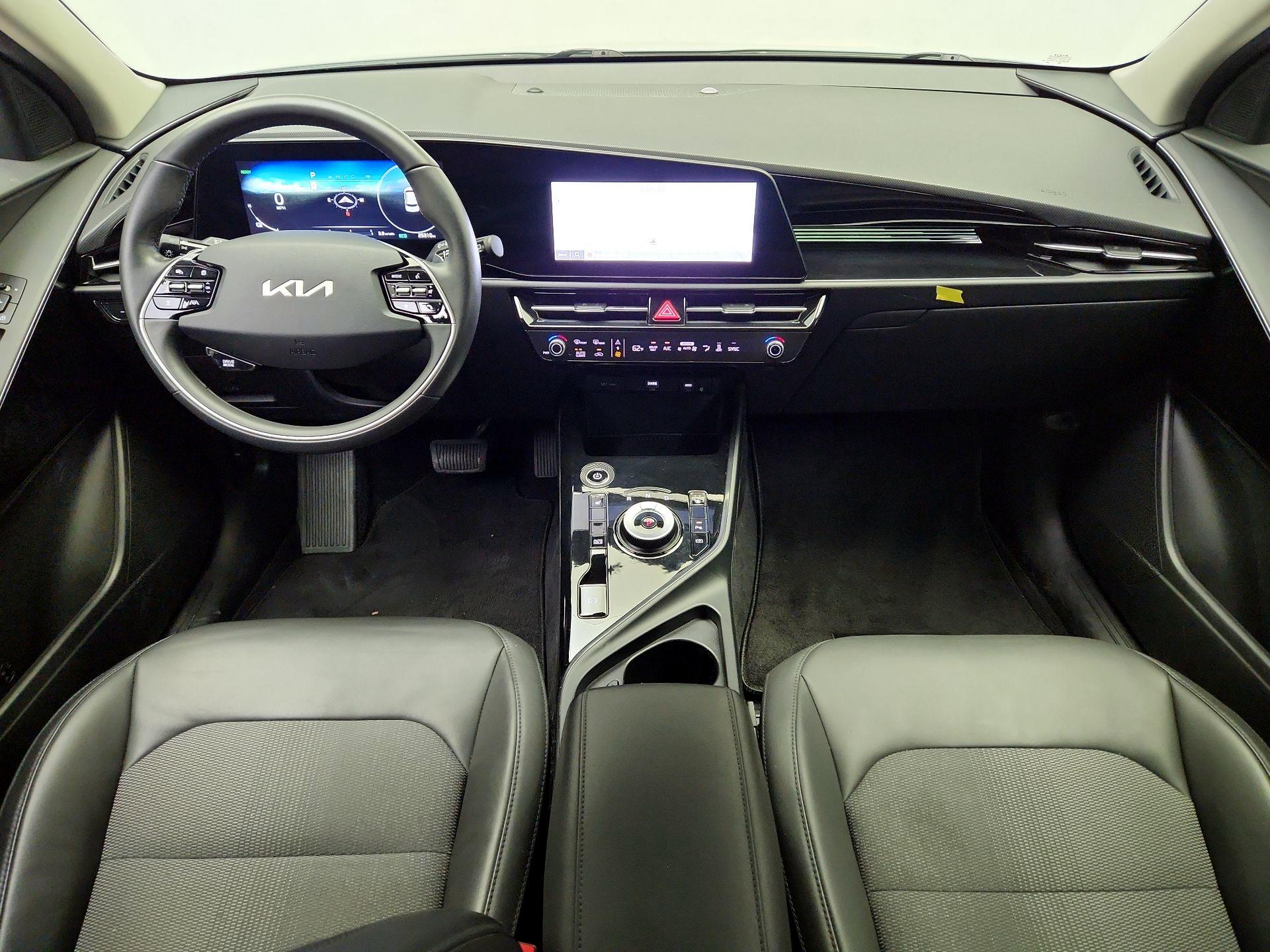Thumbnail: 2023 Kia Niro - 9