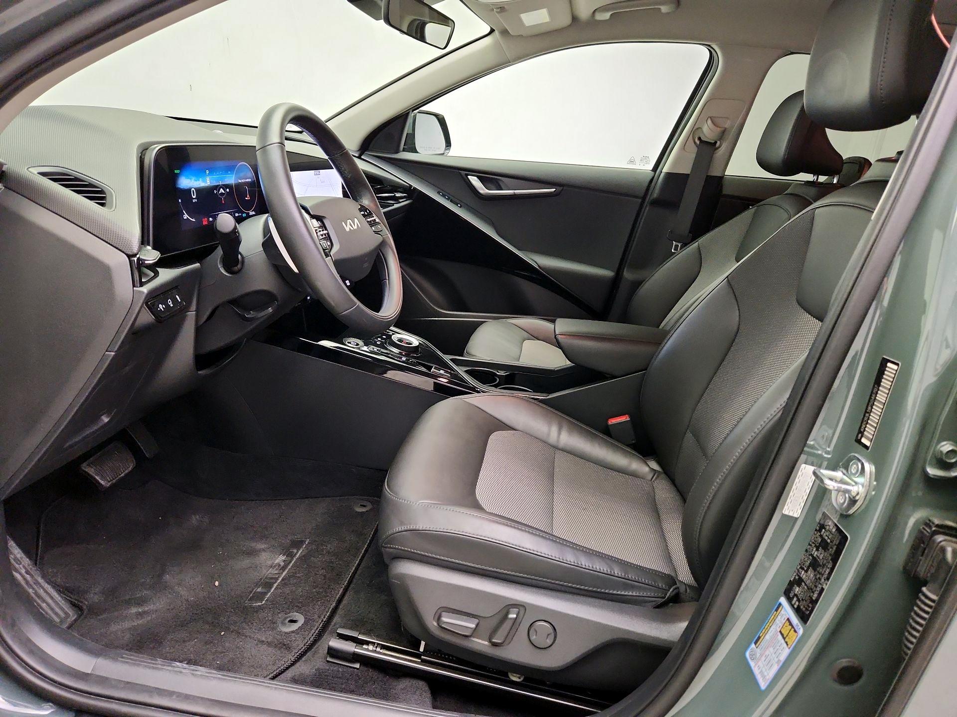 Thumbnail: 2023 Kia Niro - 11