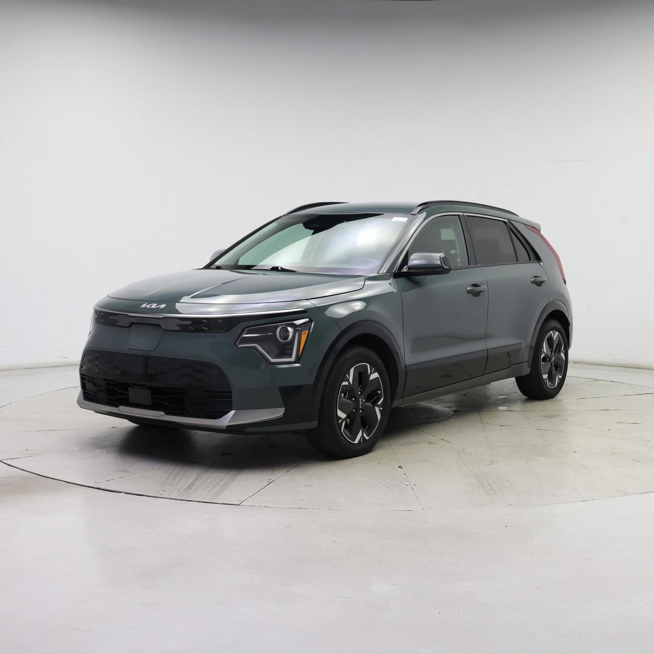 Thumbnail: 2023 Kia Niro - 4